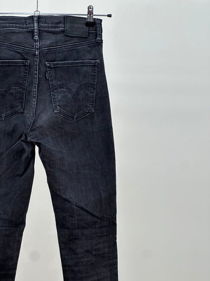 LEVI'S SKINNY W28 L32