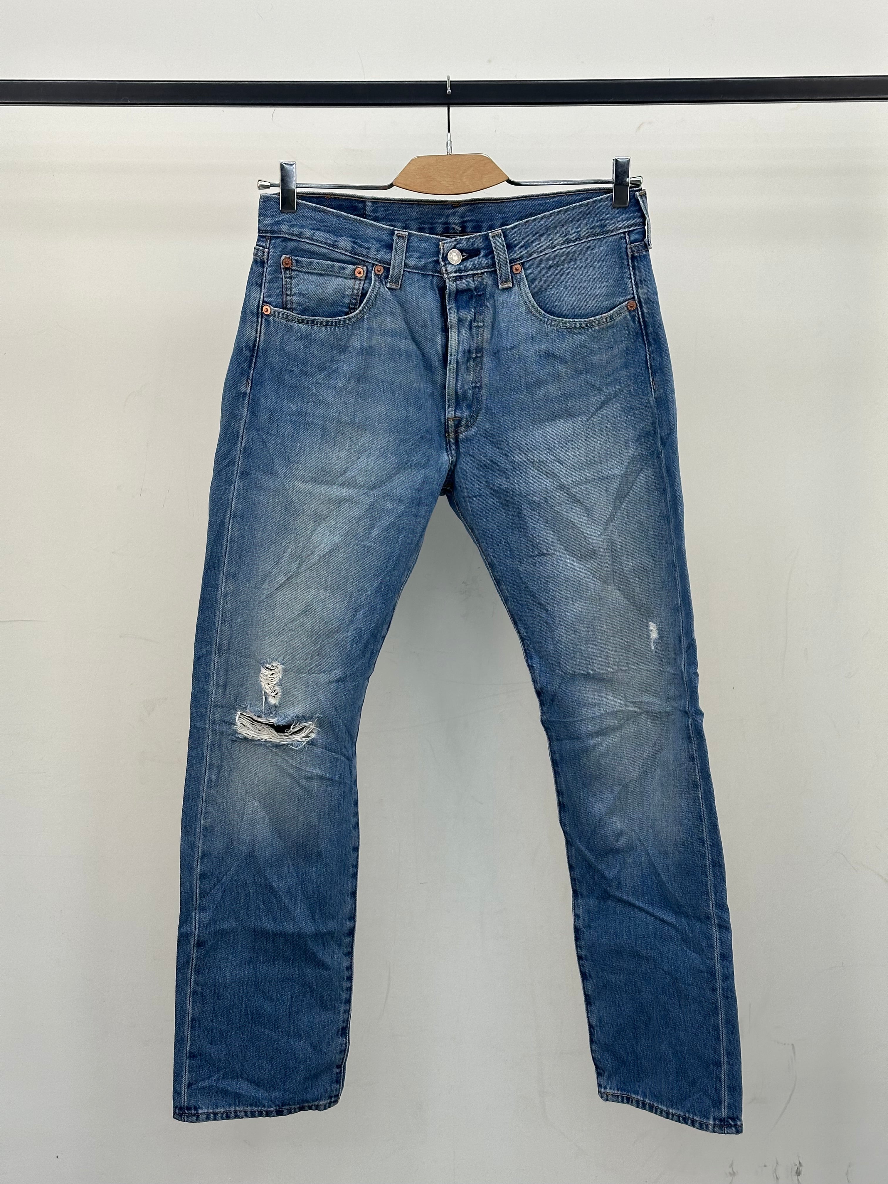 LEVI'S 501 REGULAR FIT: 46 ITA = W32 L32