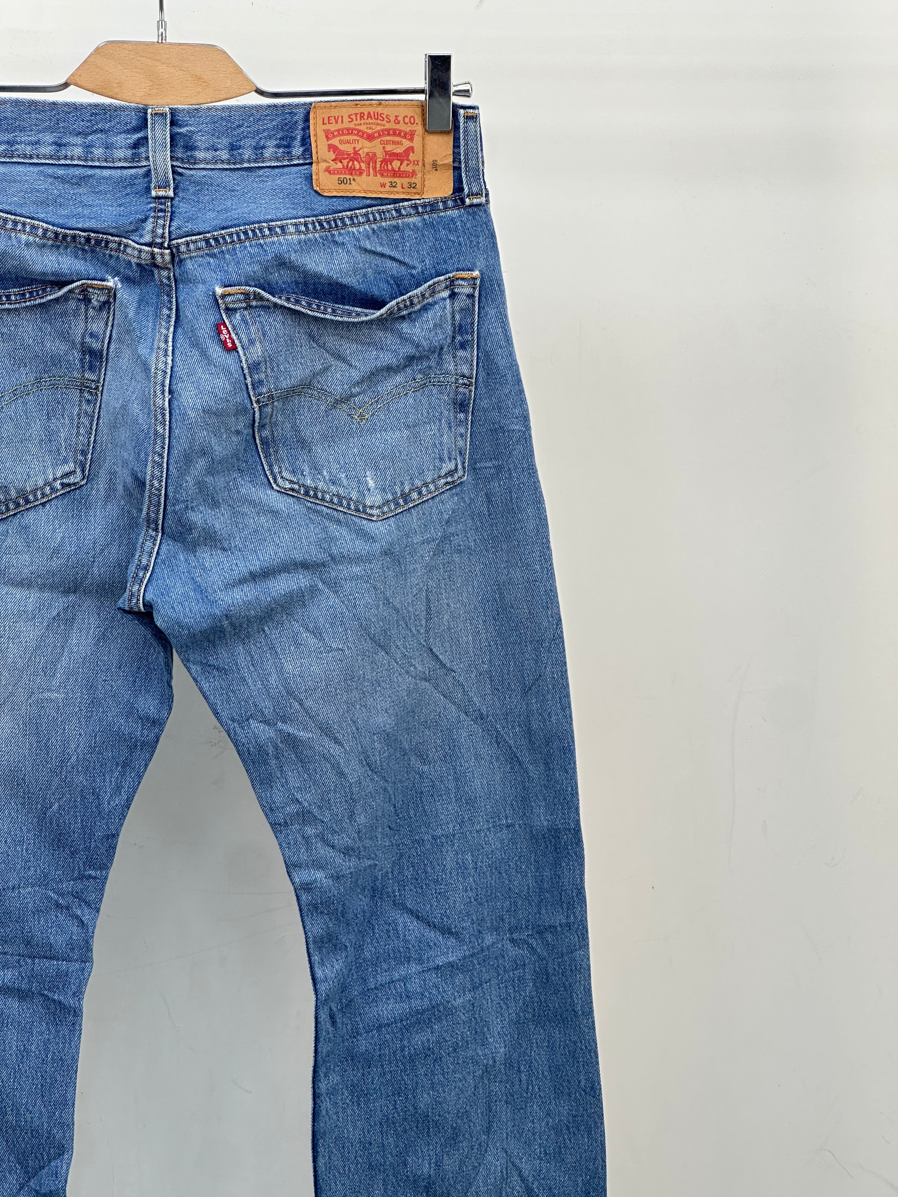 LEVI'S 501 REGULAR FIT: 46 ITA = W32 L32