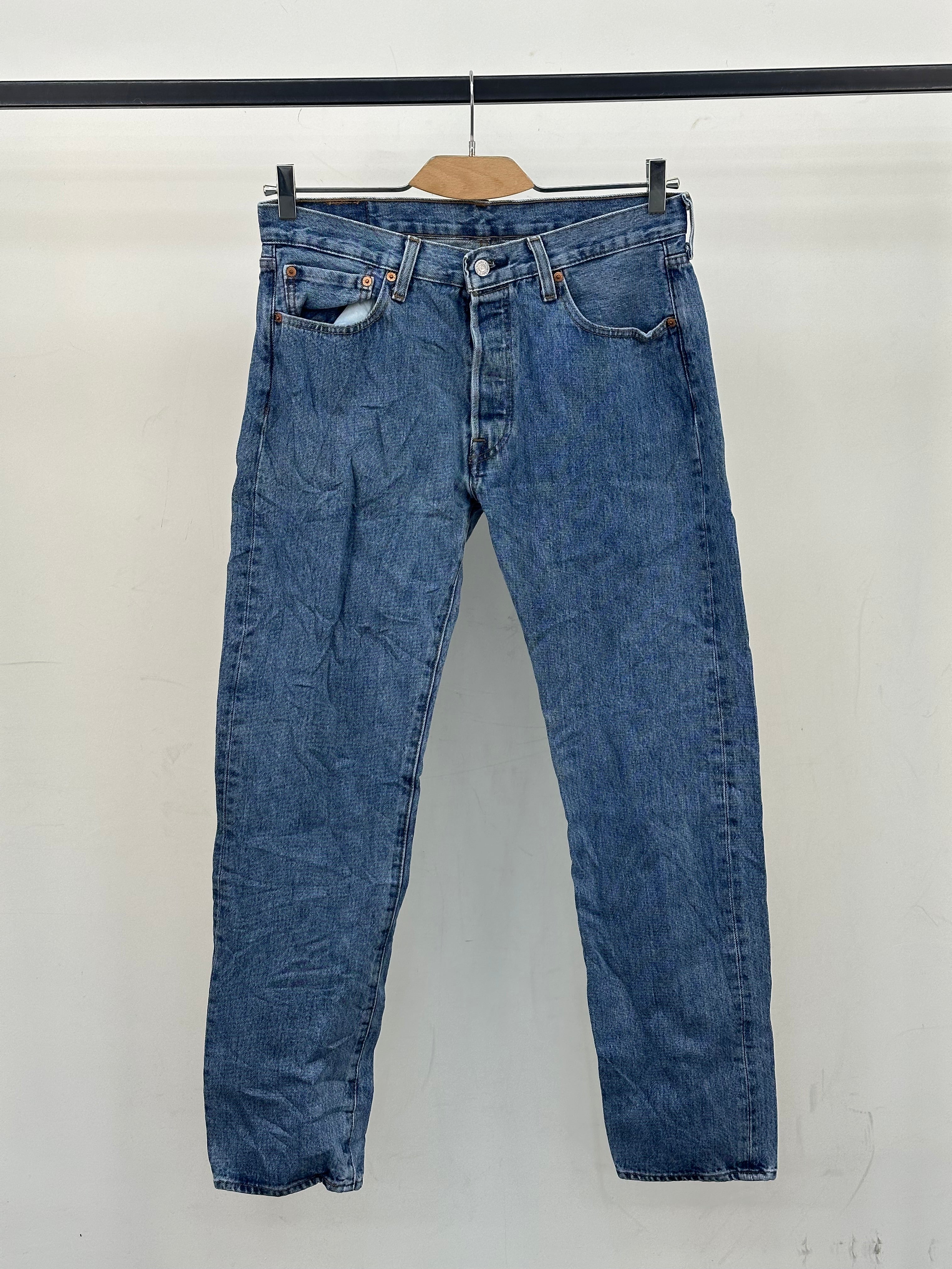 LEVI'S 501 REGULAR FIT: 46 ITA = W32 L32
