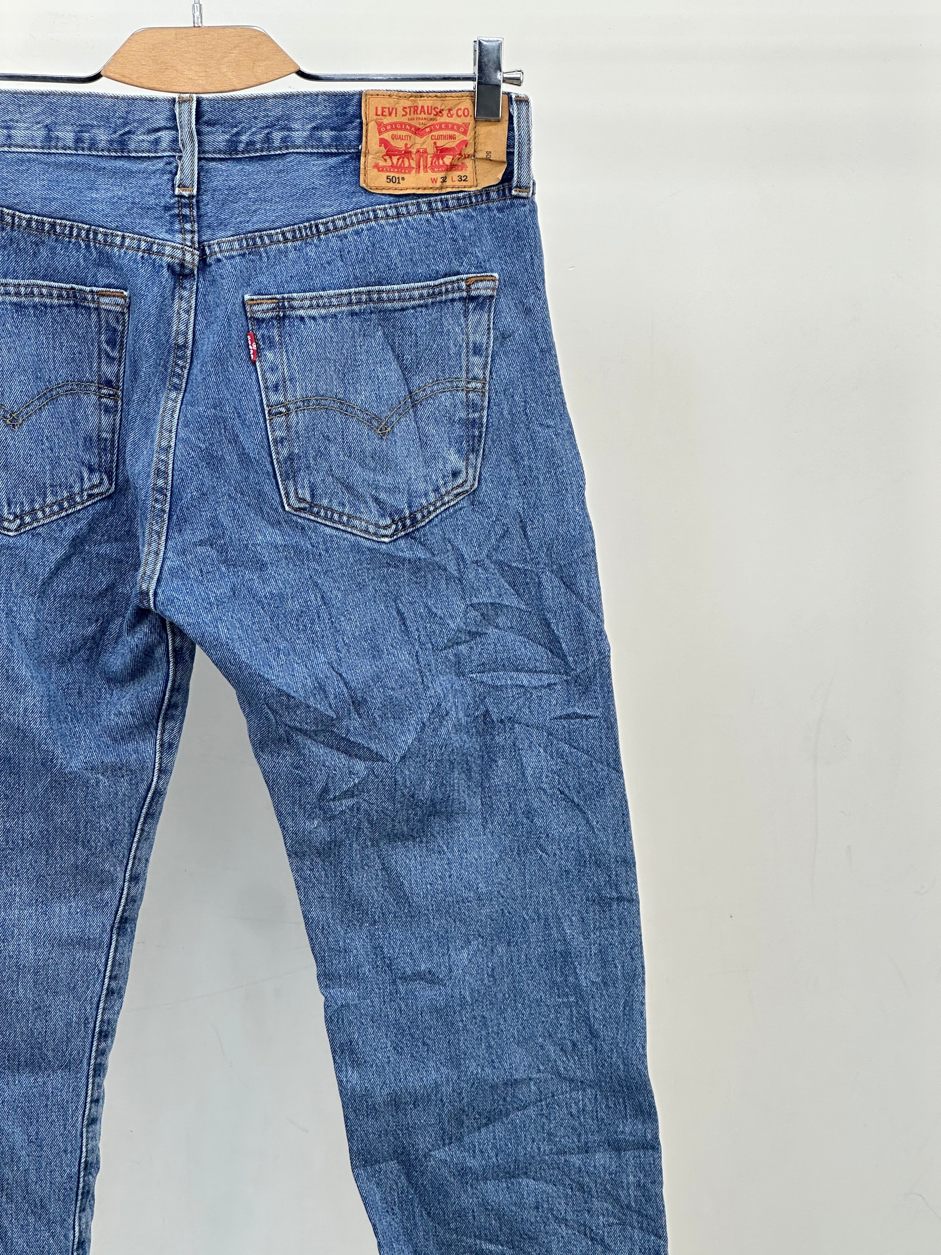 LEVI'S 501 REGULAR FIT: 46 ITA = W32 L32