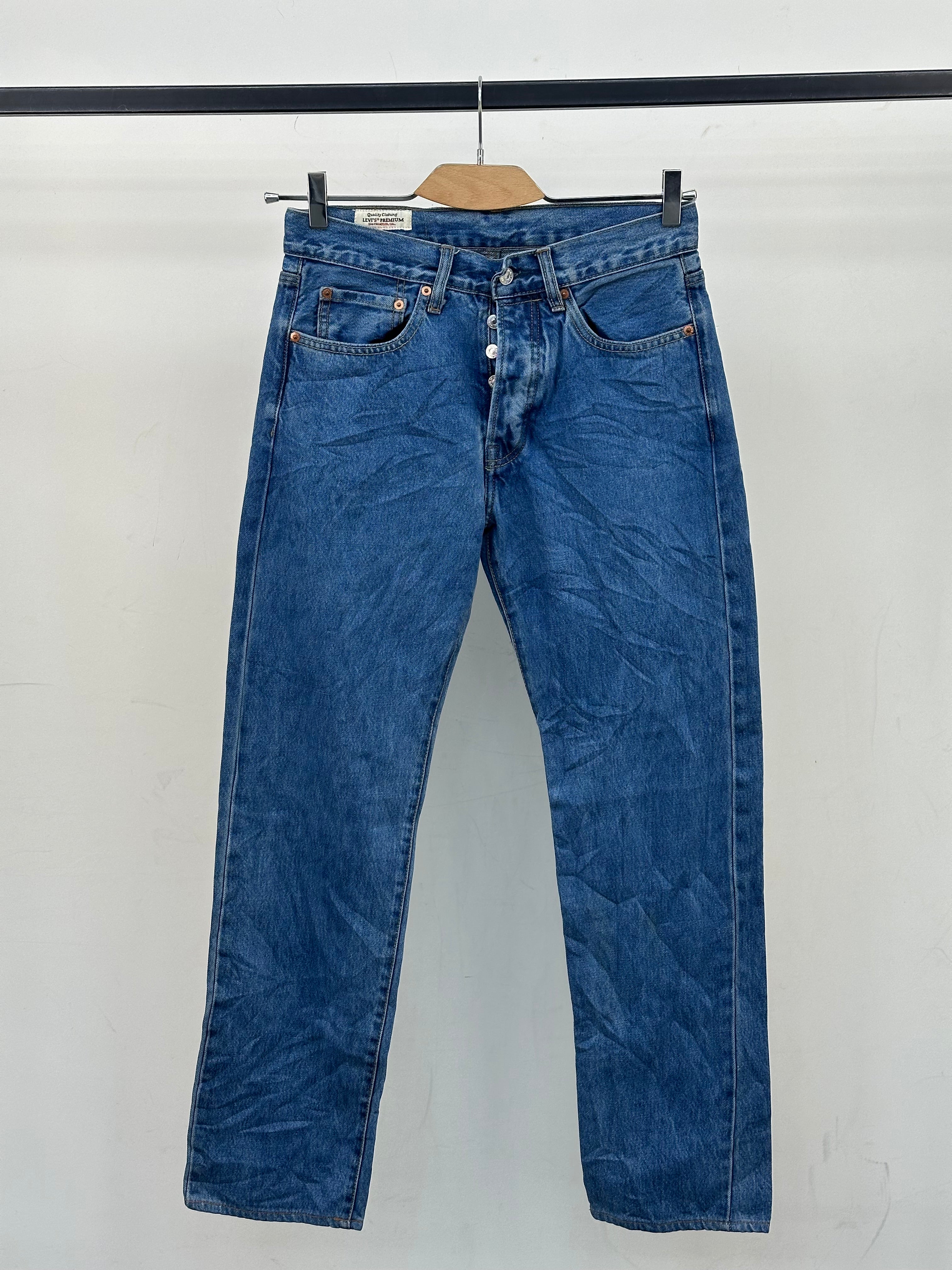 LEVI'S 501 REGUALR FIT: 44 ITA = W30 L32