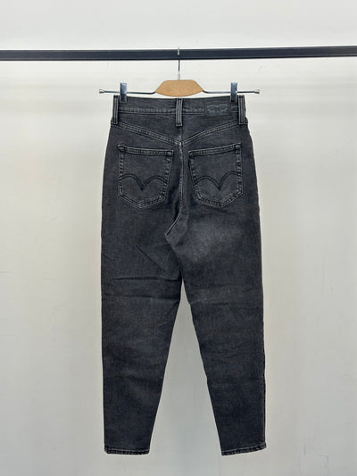 LEVI'S HIGH WAISTED TAPER : 40 ITA = W26 L27