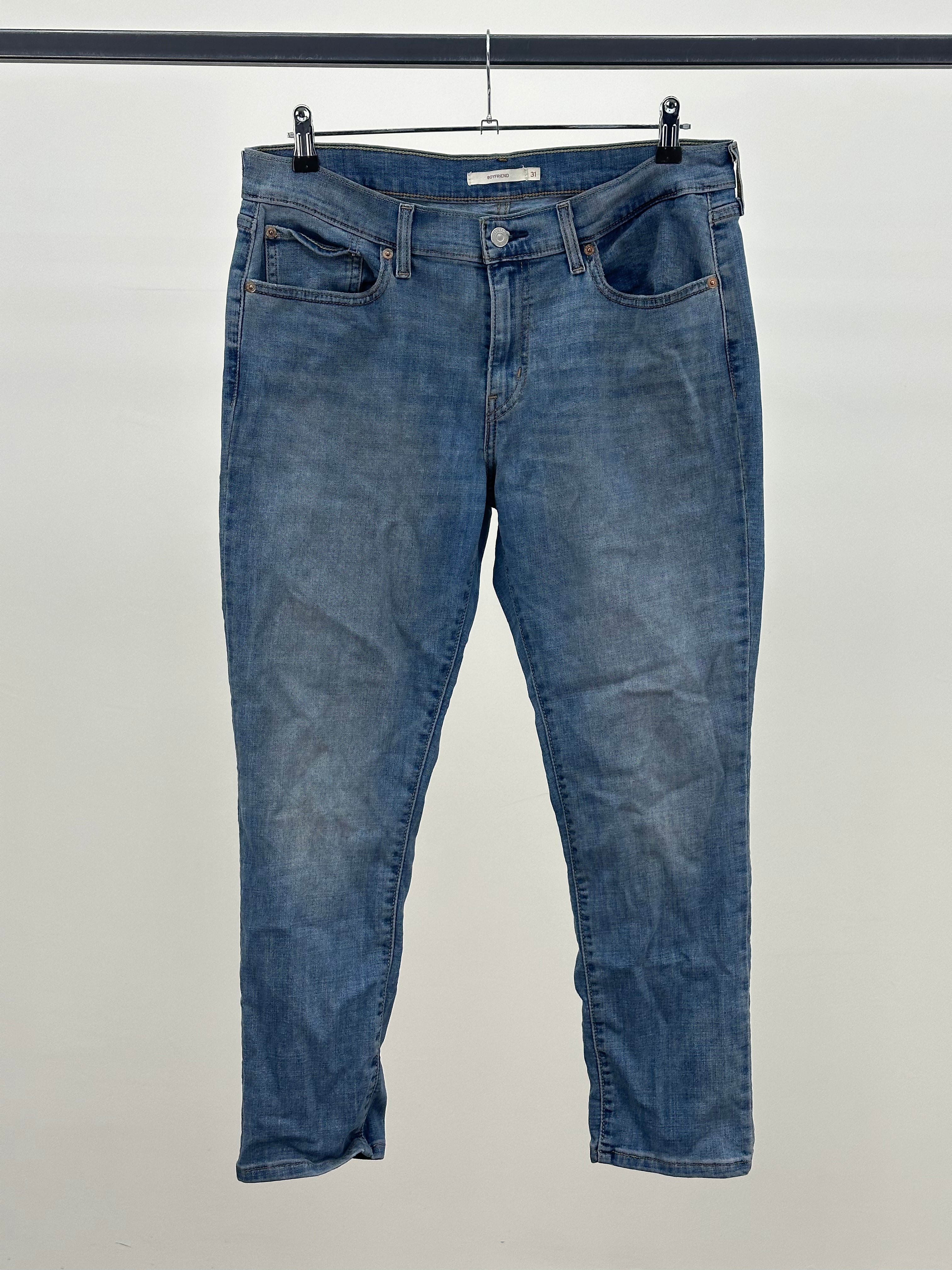 LEVI'S BOYFRIEND W31 L32