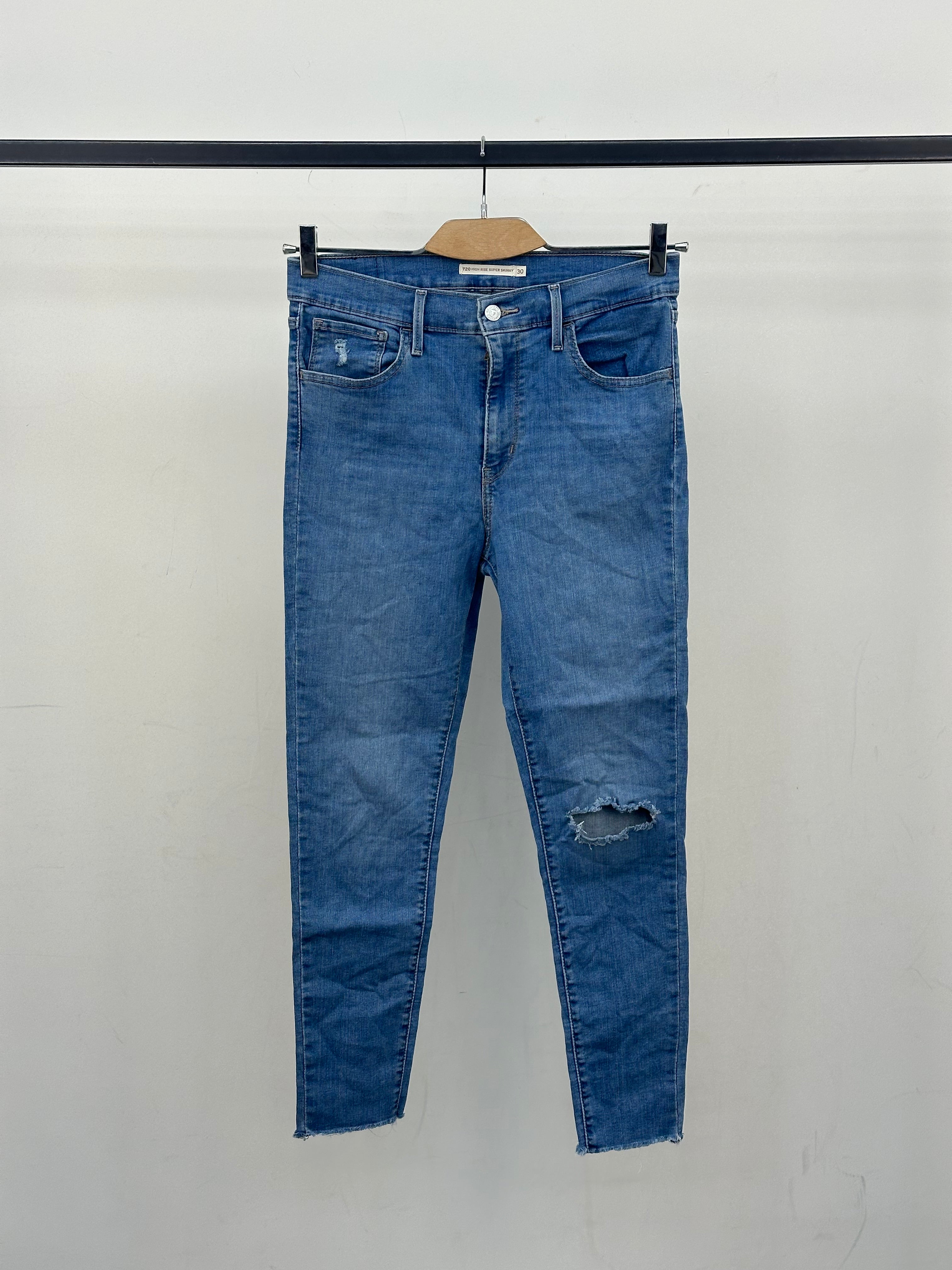 LEVI'S HIGH RISE SUPER SKINNY: 44 ITA = W30 L30