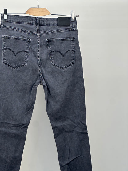 LEVI'S 724 HIGH RISE STRAIGHTTAGLIA: 44 ITA = W30 L32