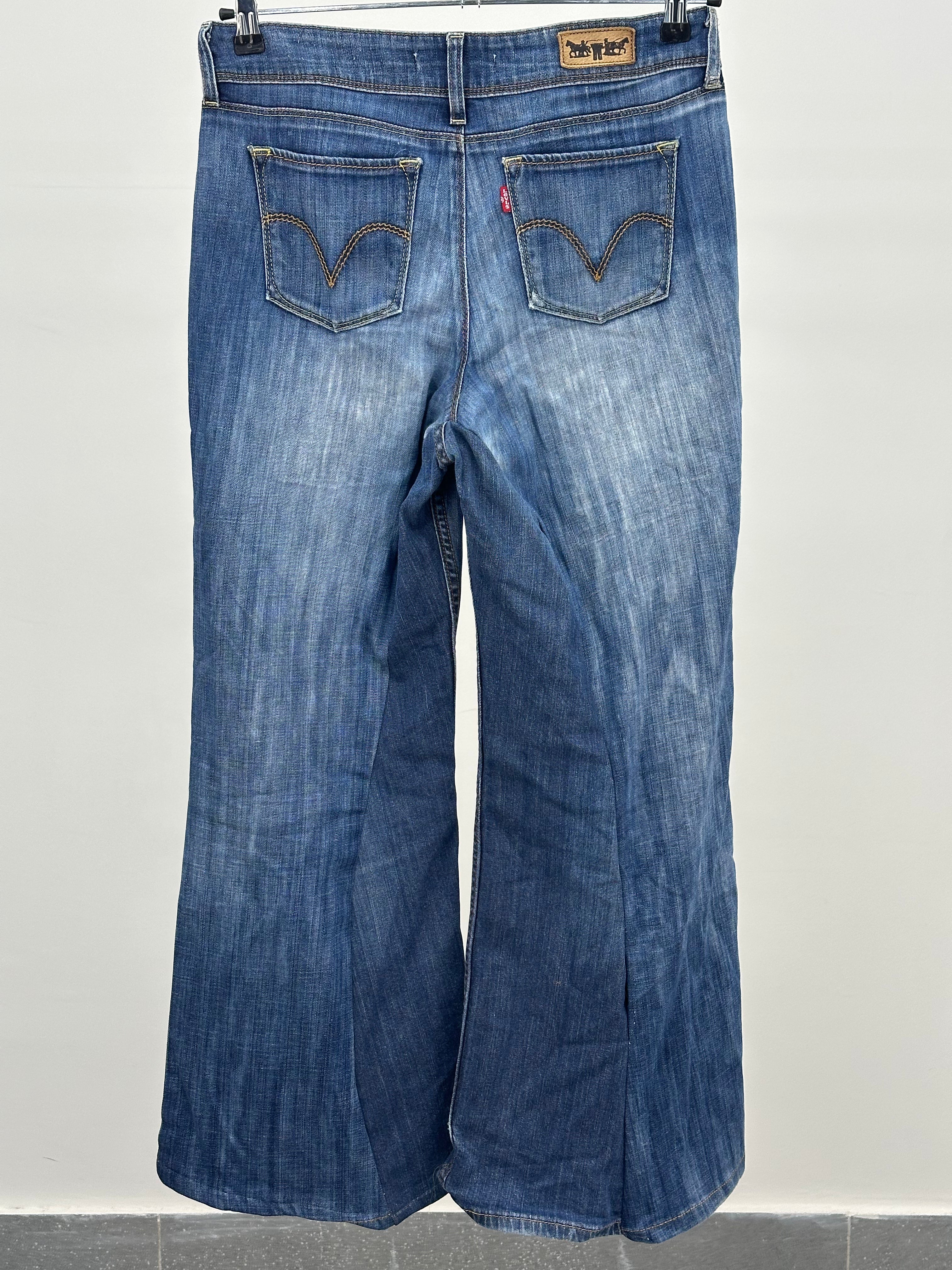 LEVI'S CUSTOM BOOTCUT W31