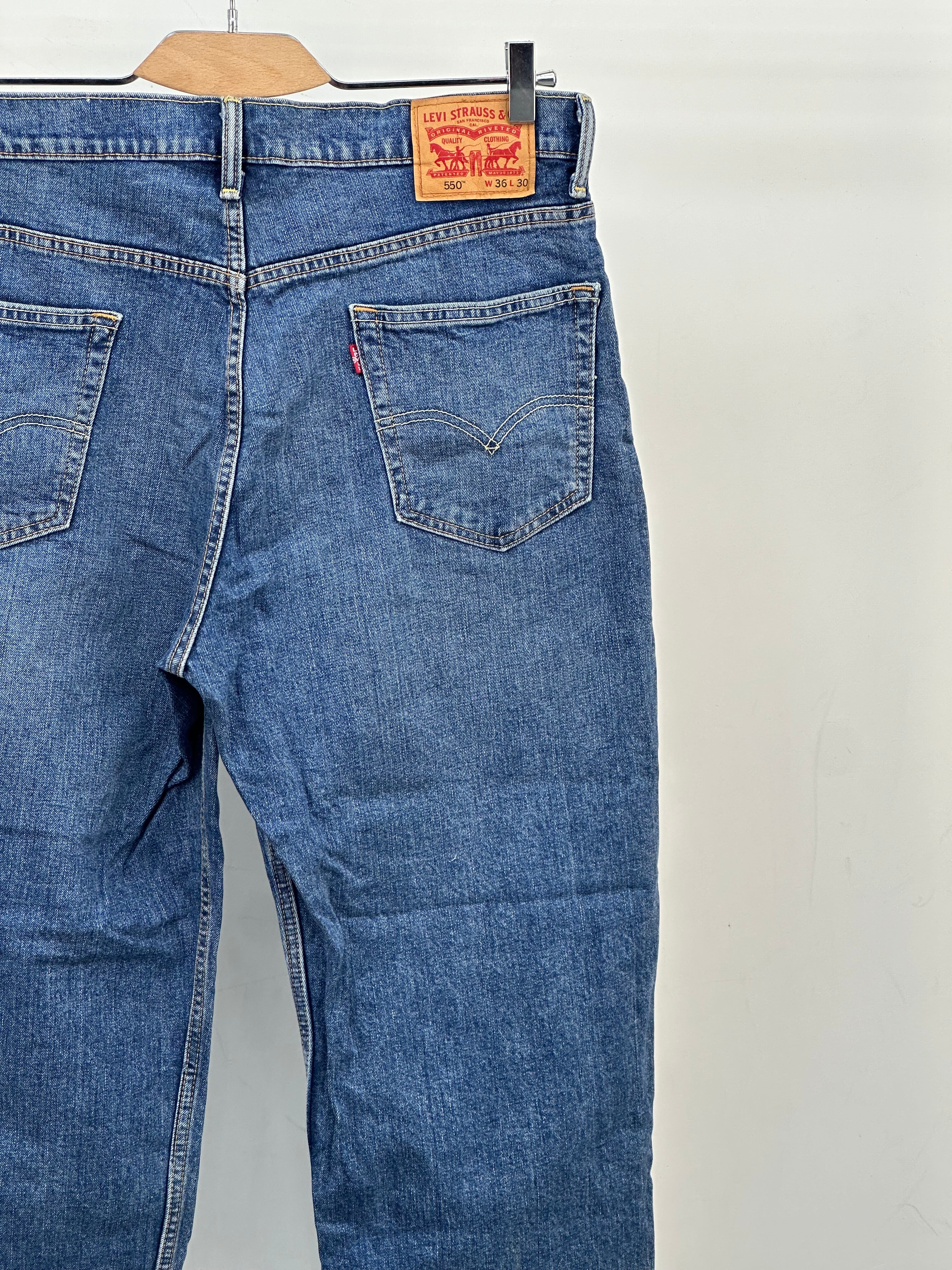 LEVI'S 550 RELAXED FIT: 50 ITA = W36 L30