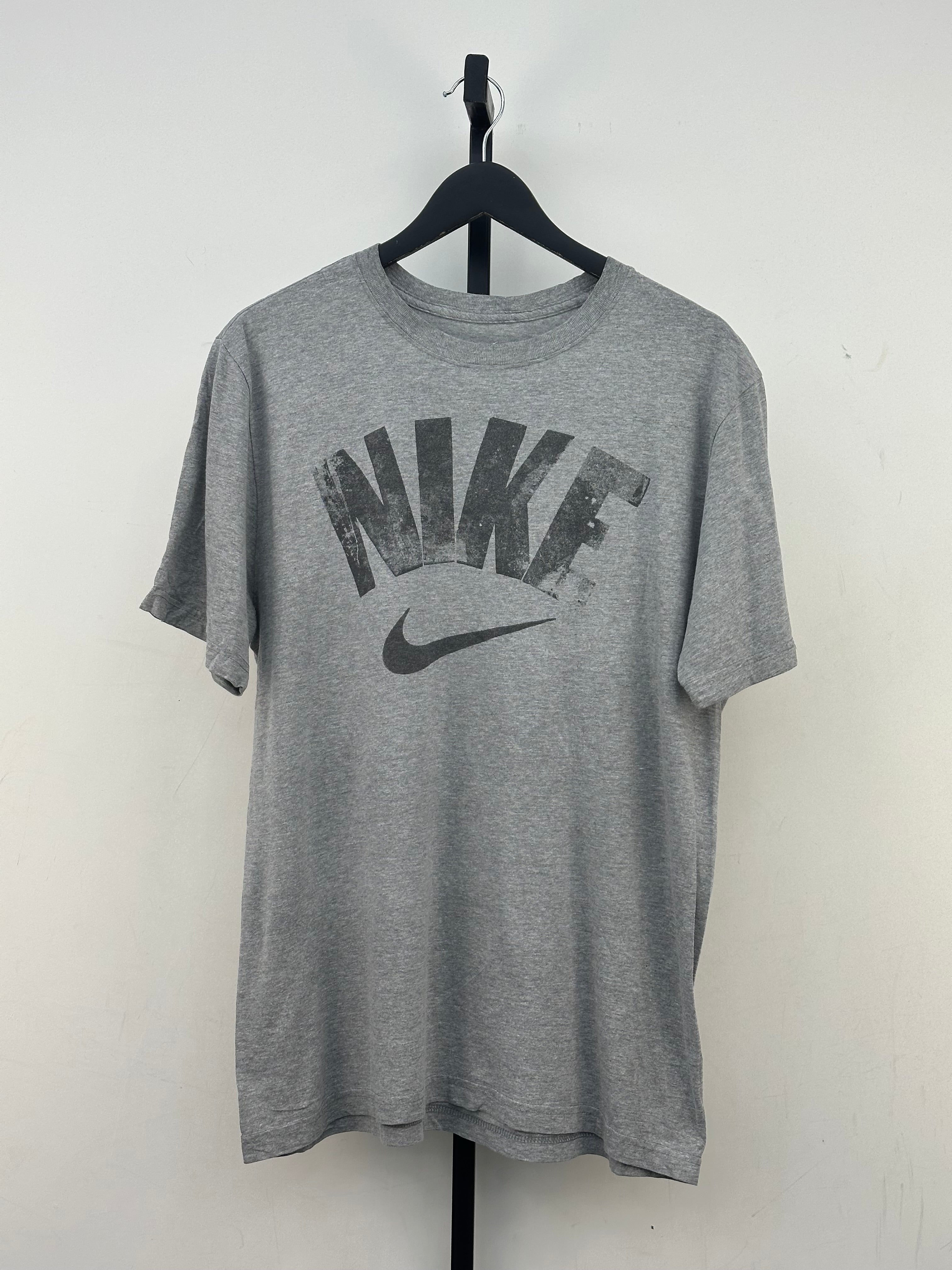 T-SHIRT NIKE TAGLIA: L
