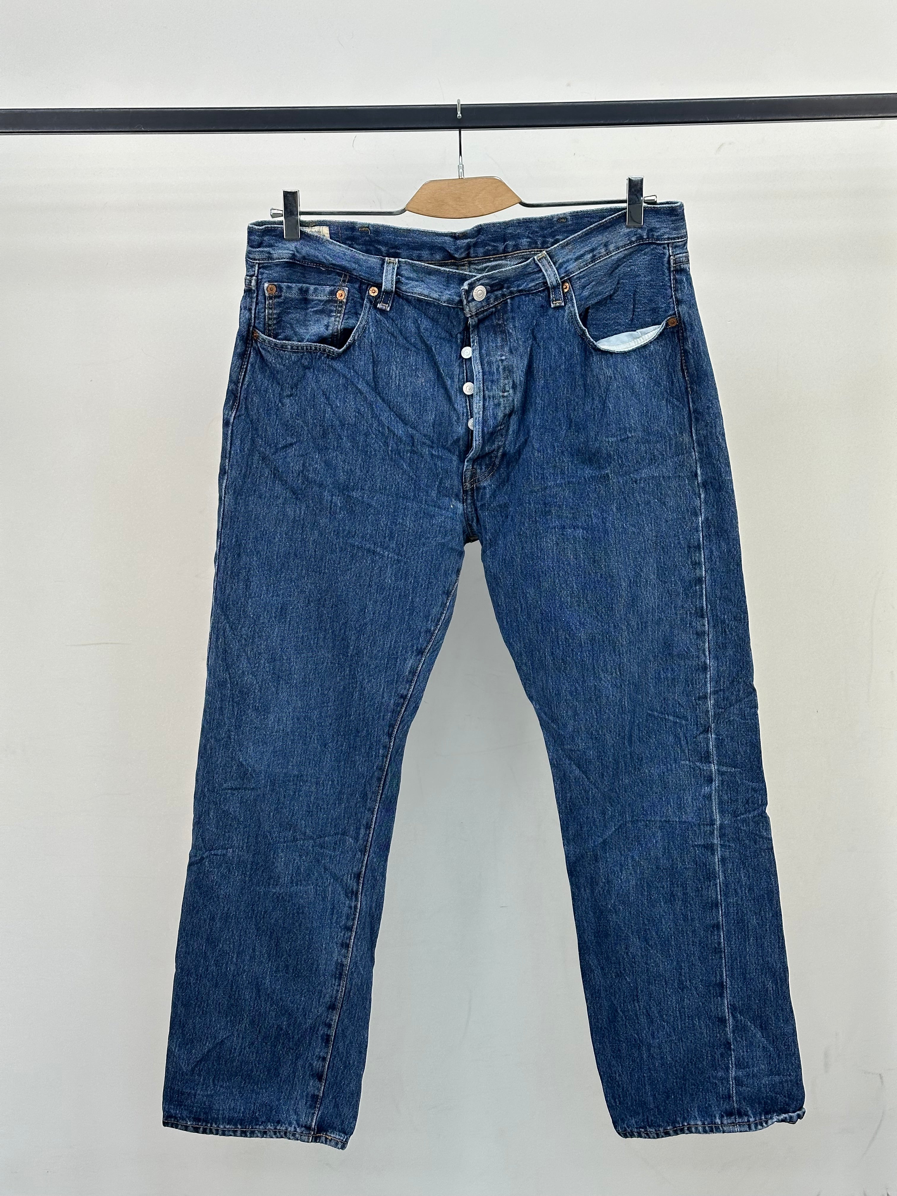 LEVI'S 501 REGULAR  FIT: 50 ITA = W38 L30