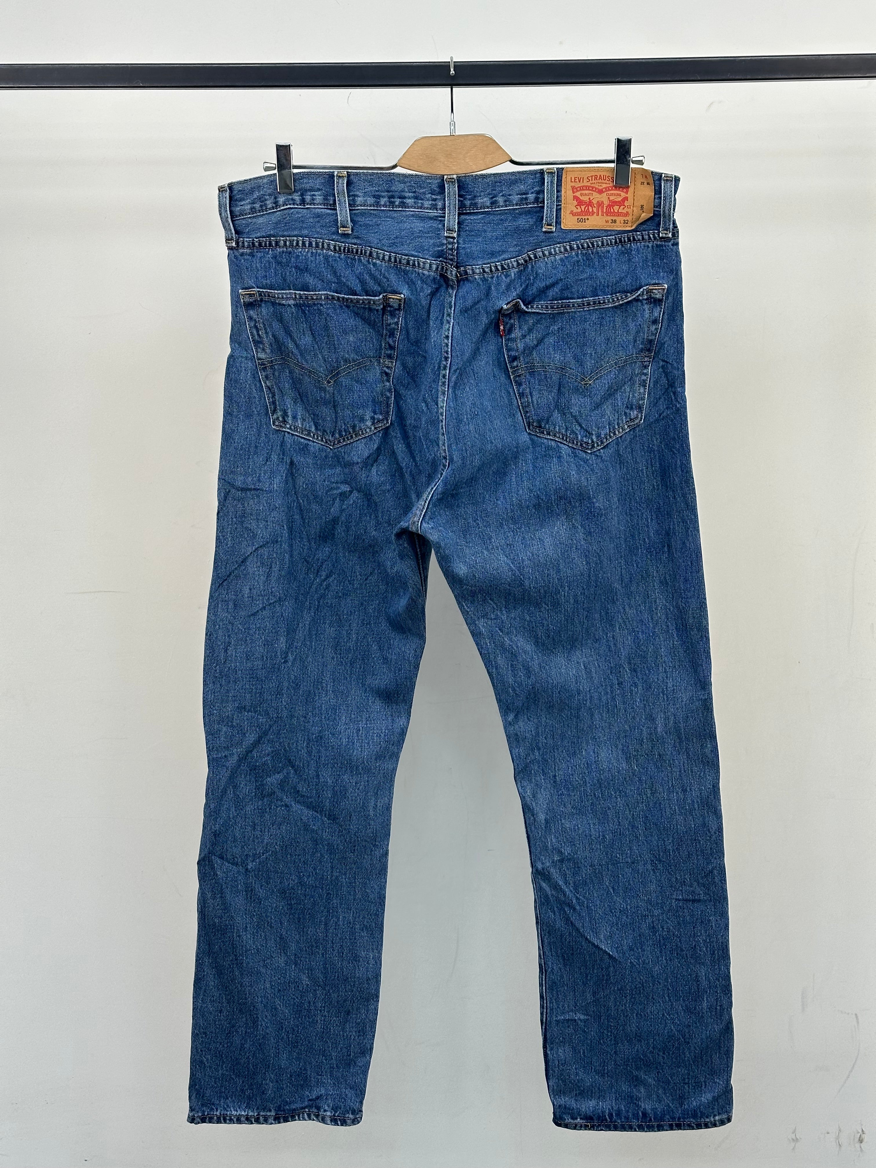 LEVI'S 501 REGULAR  FIT: 50 ITA = W38 L32