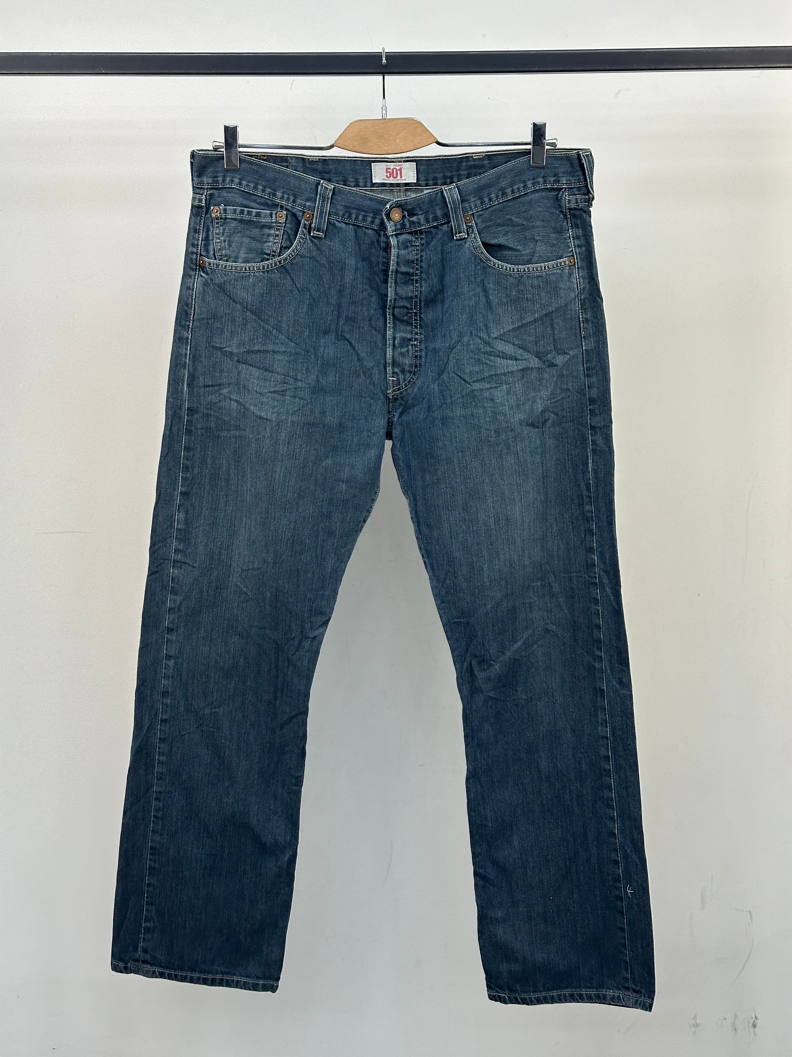 LEVI'S 501 REGULAR  FIT: 50 ITA = W38 L32