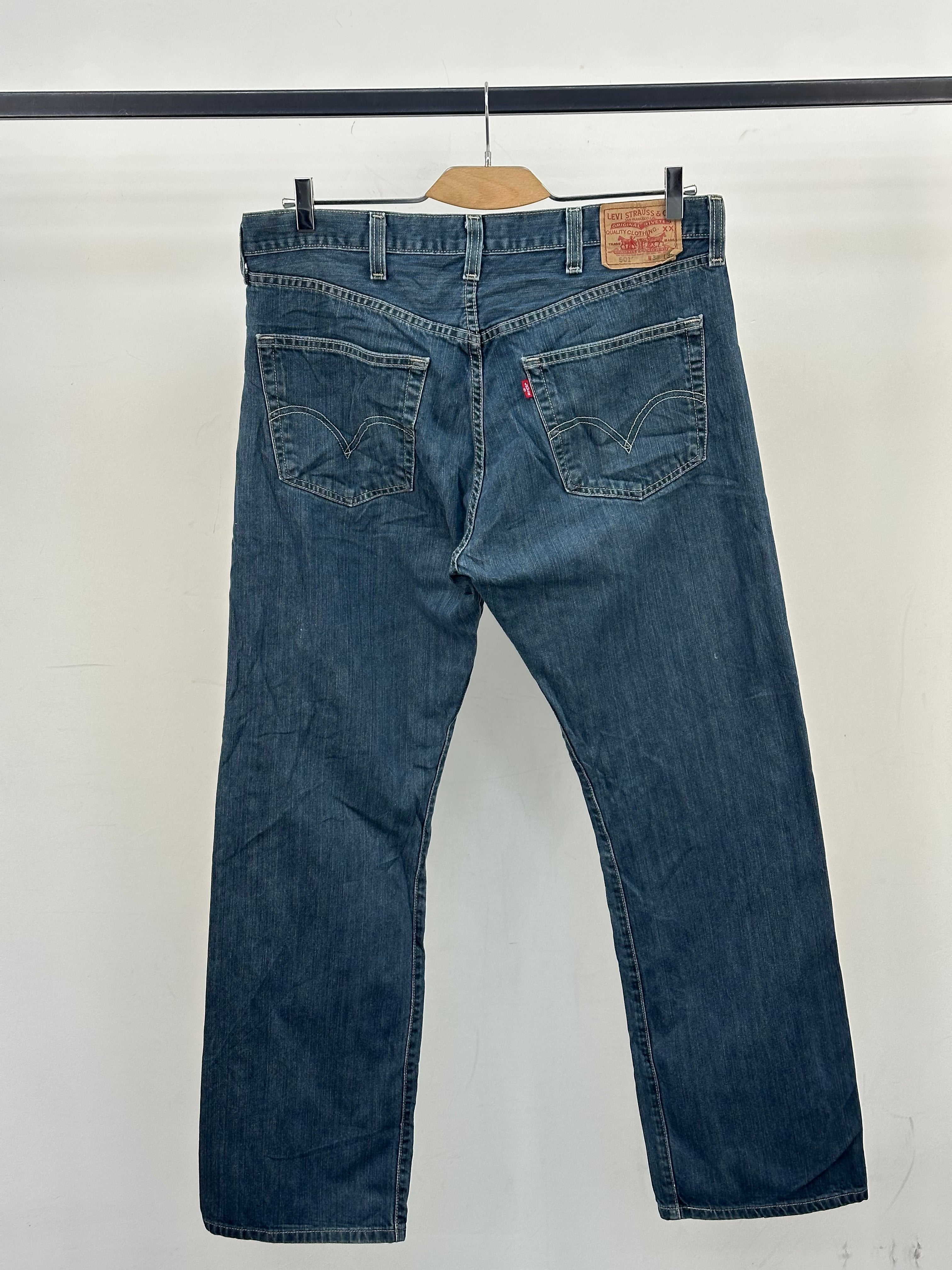 LEVI'S 501 REGULAR  FIT: 50 ITA = W38 L32