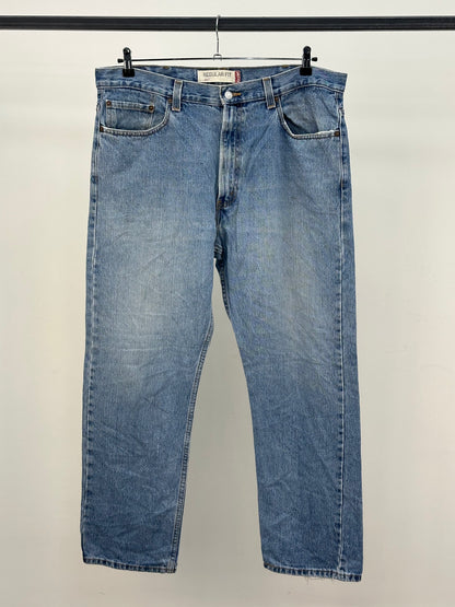 LEVI'S REGULAR FIT W38 L30