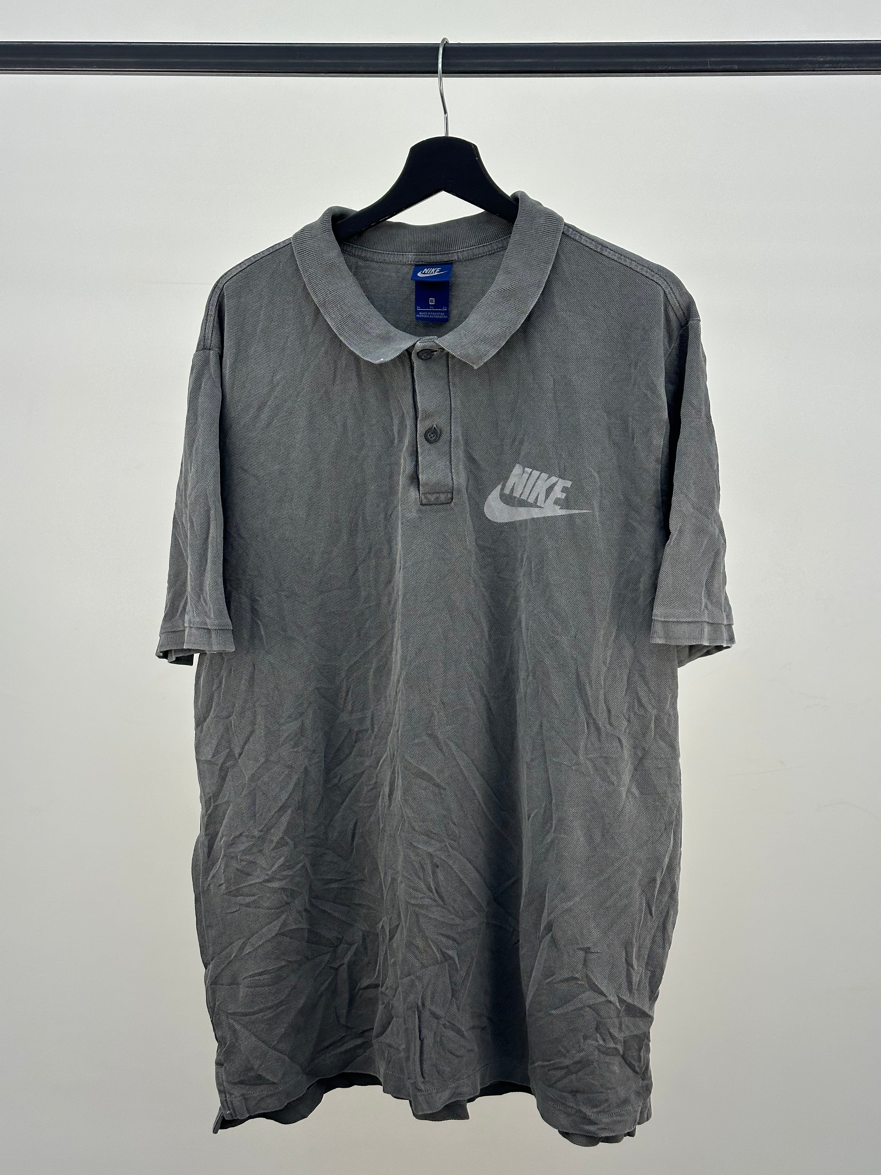 NIKE POLO SHIRT SIZE: XL