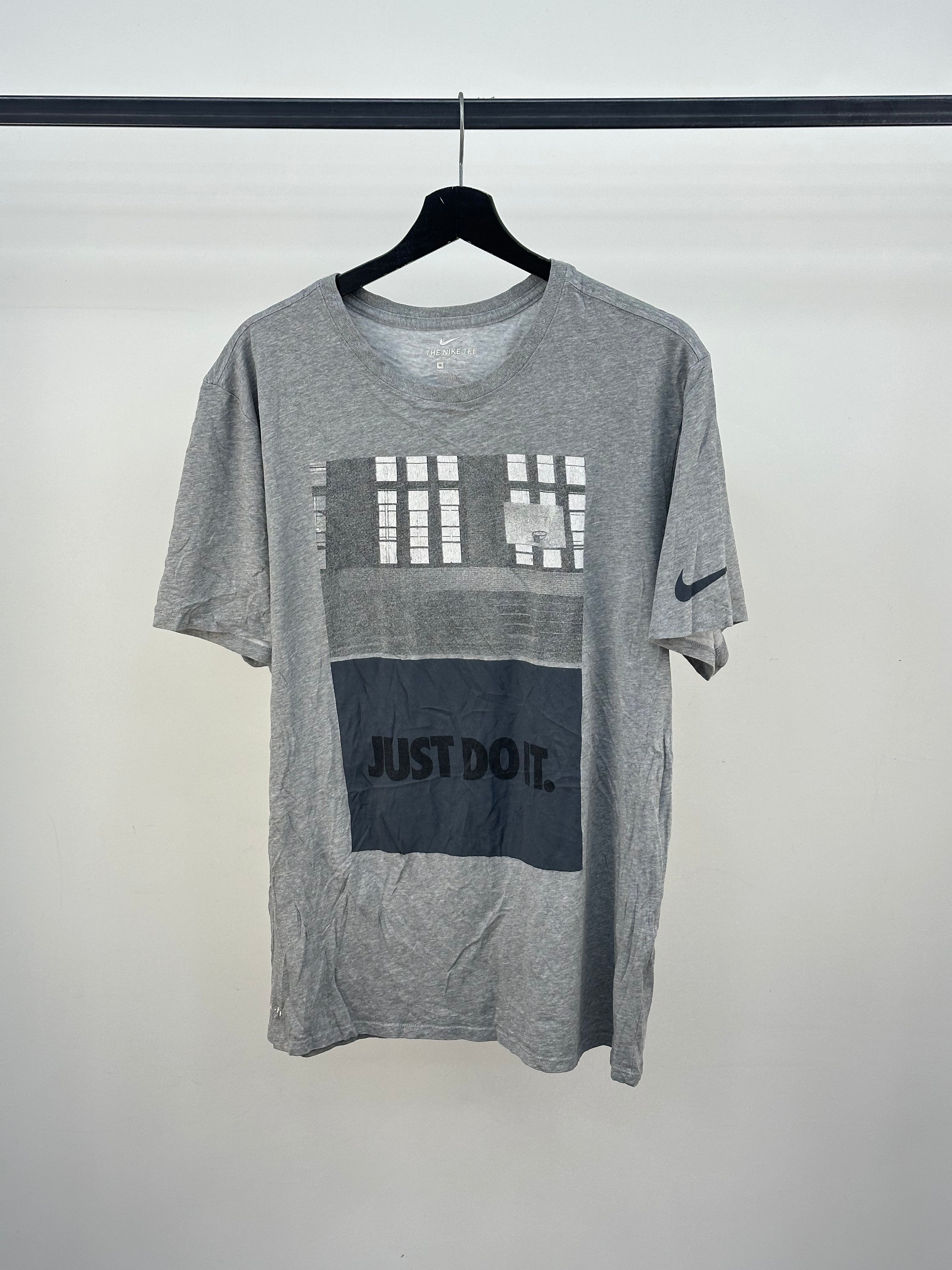 T-SHIRT NIKE TAGLIA: XL