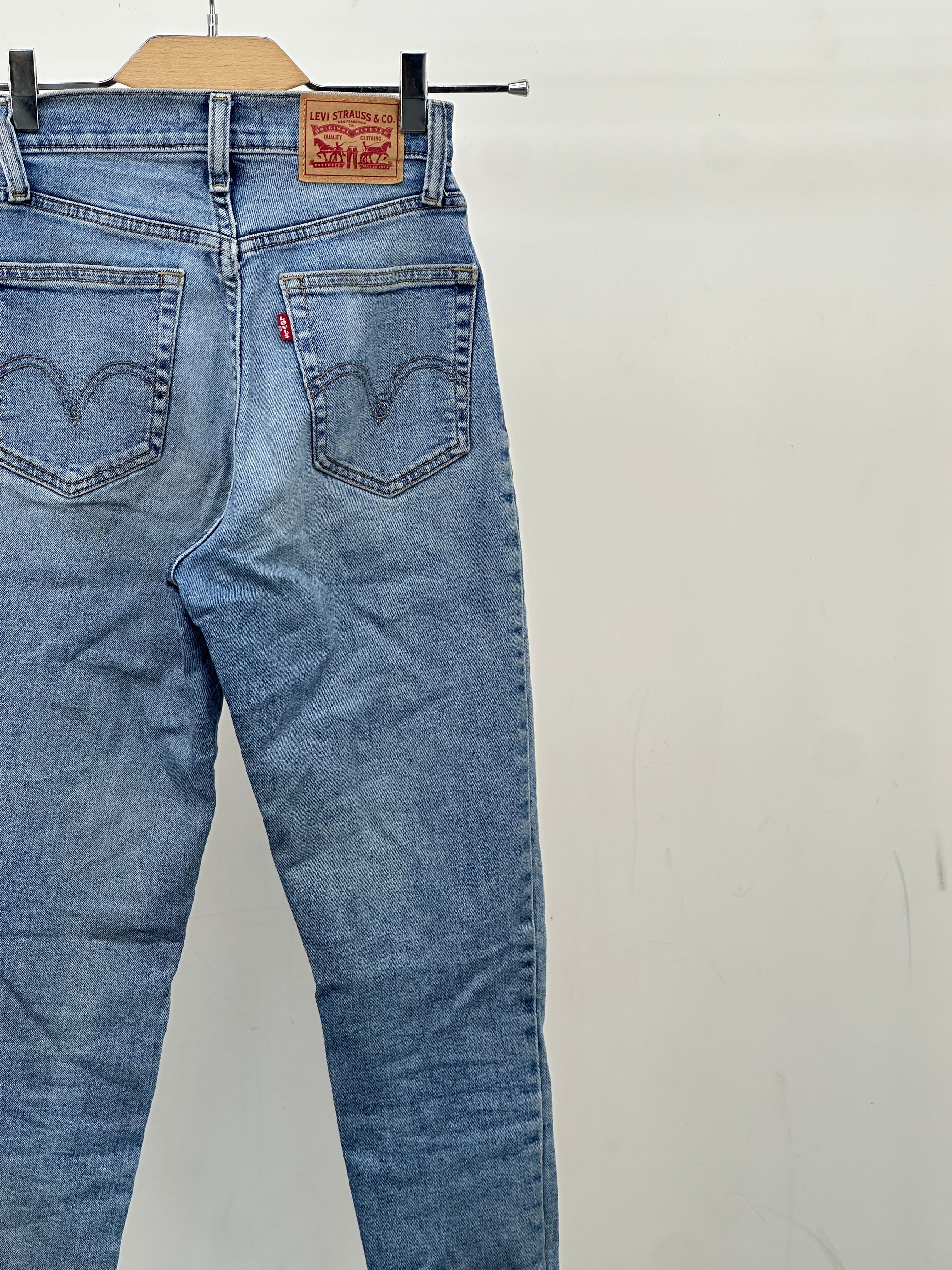 LEVI'S HIGH WAISTED MOM JEAN TAGLIA: 37 ITA = W23 L29
