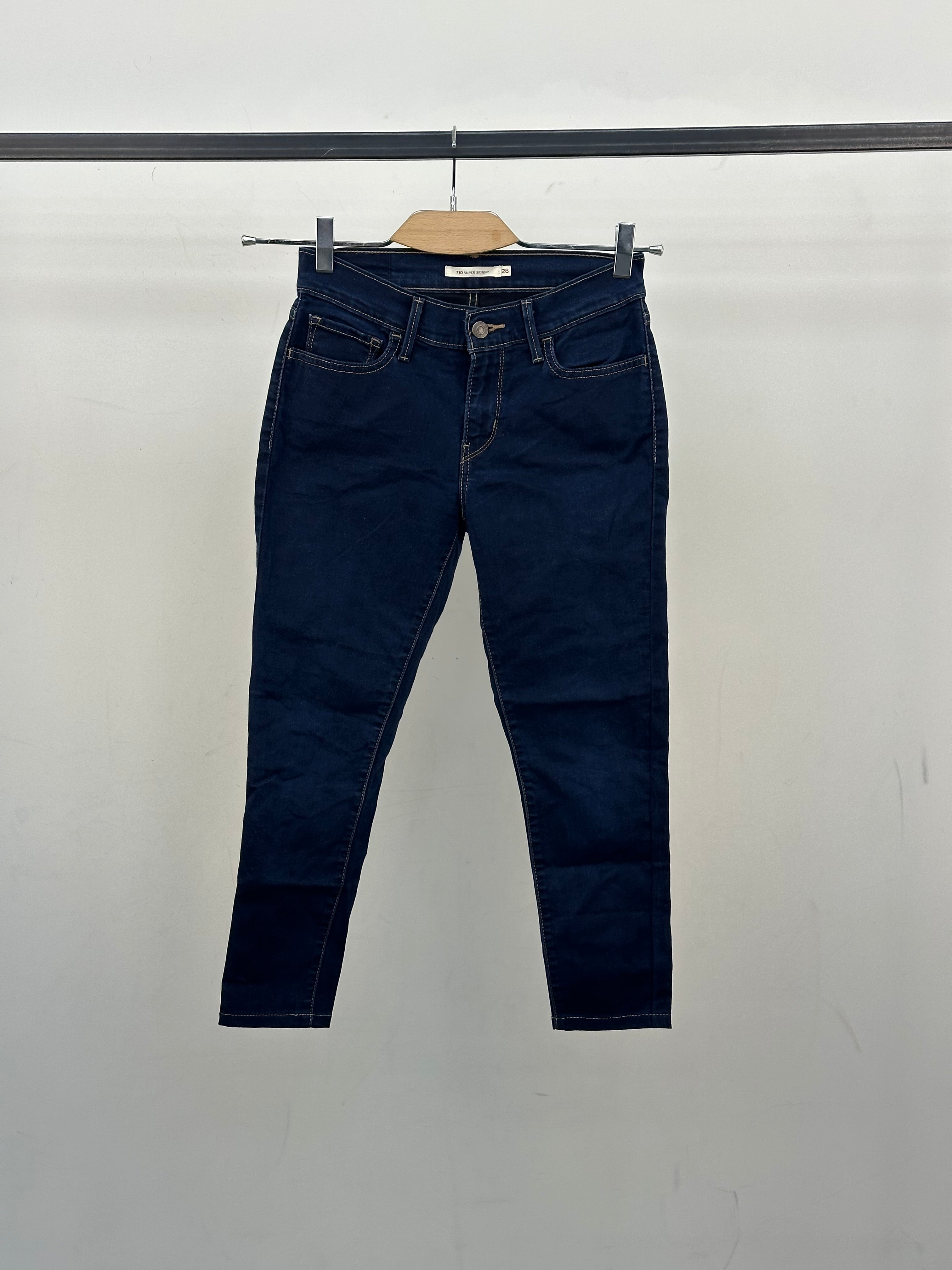 LEVI'S 710 SUPER SKINNY FIT: 42 ITA = W28 L32