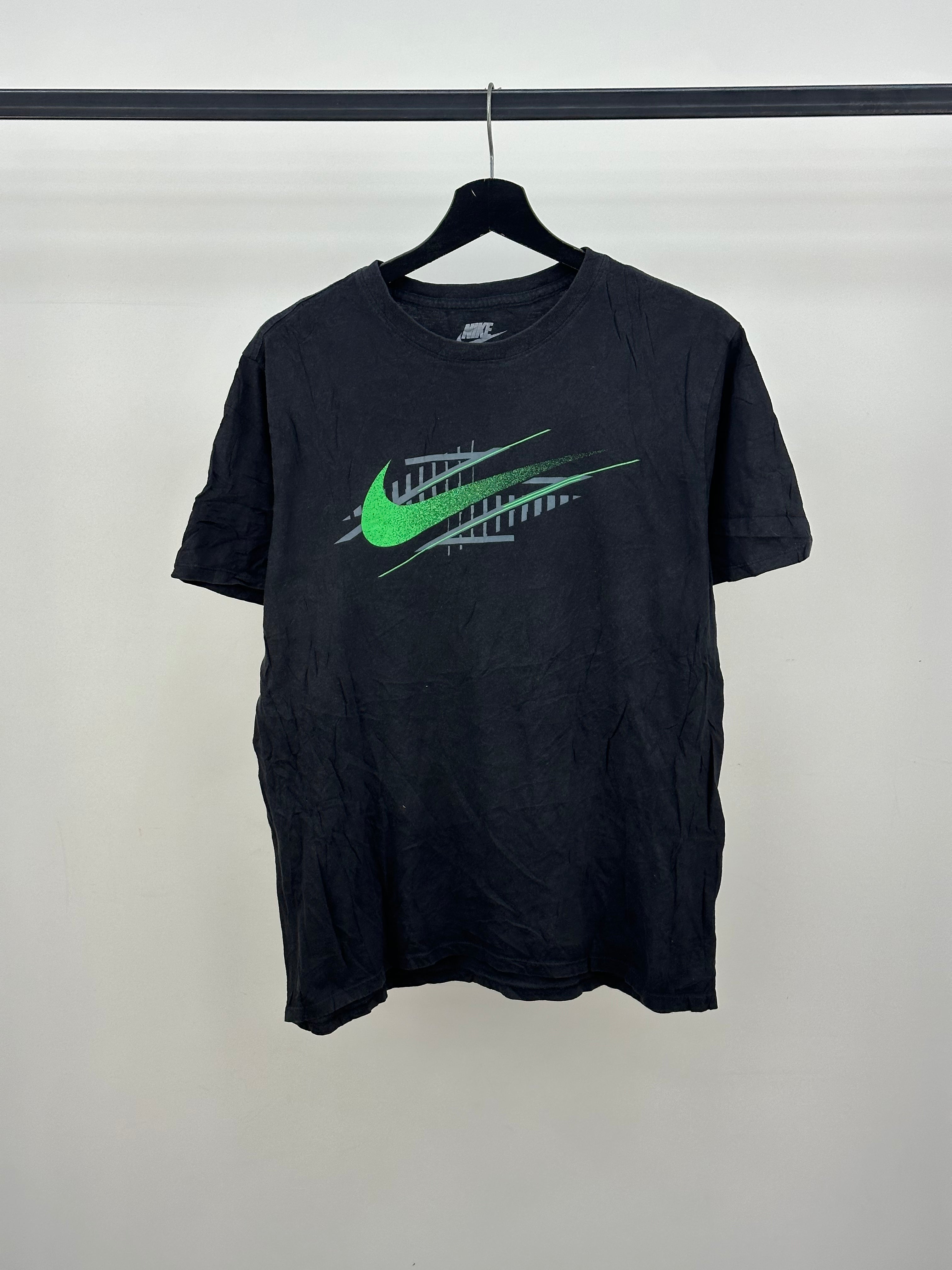 T-SHIRT NIKE TAGLIA : L
