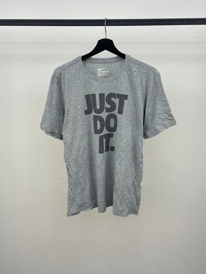 T-SHIRT NIKE TAGLIA : S