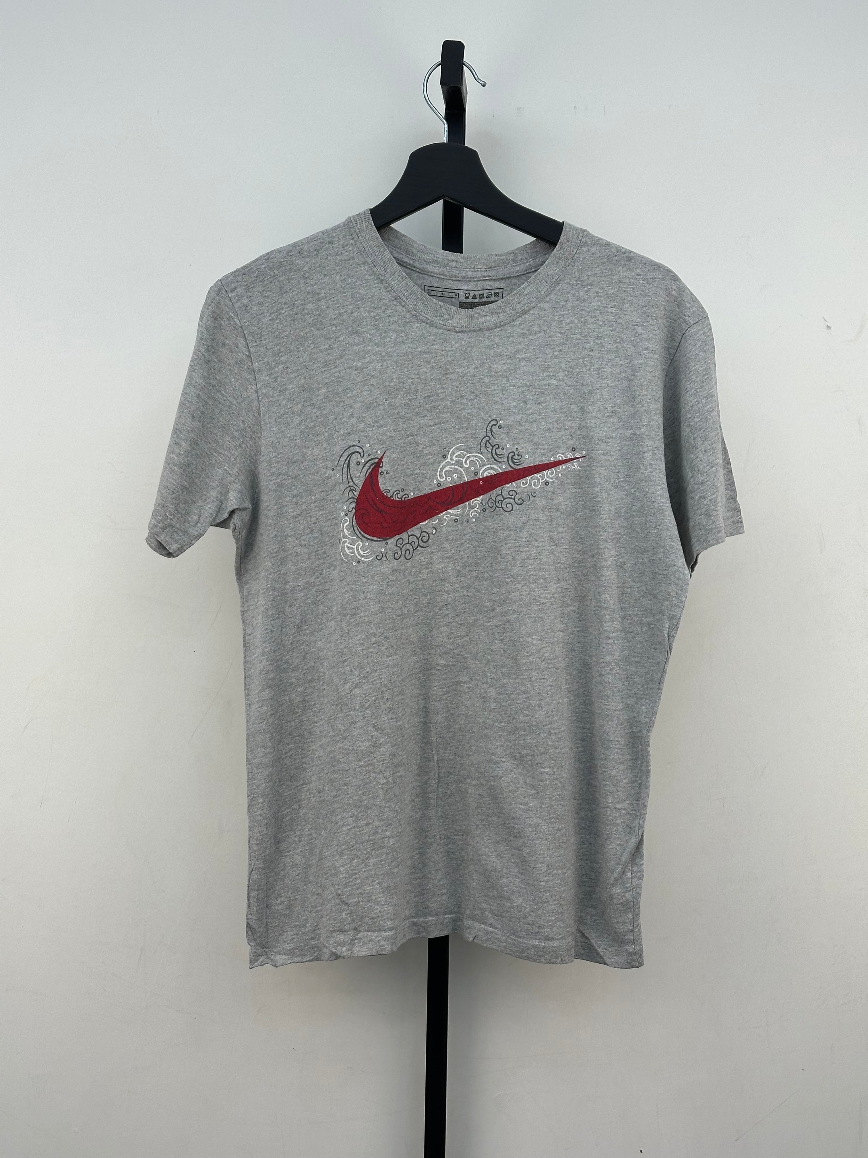 T-SHIRT NIKE TAGLIA: L