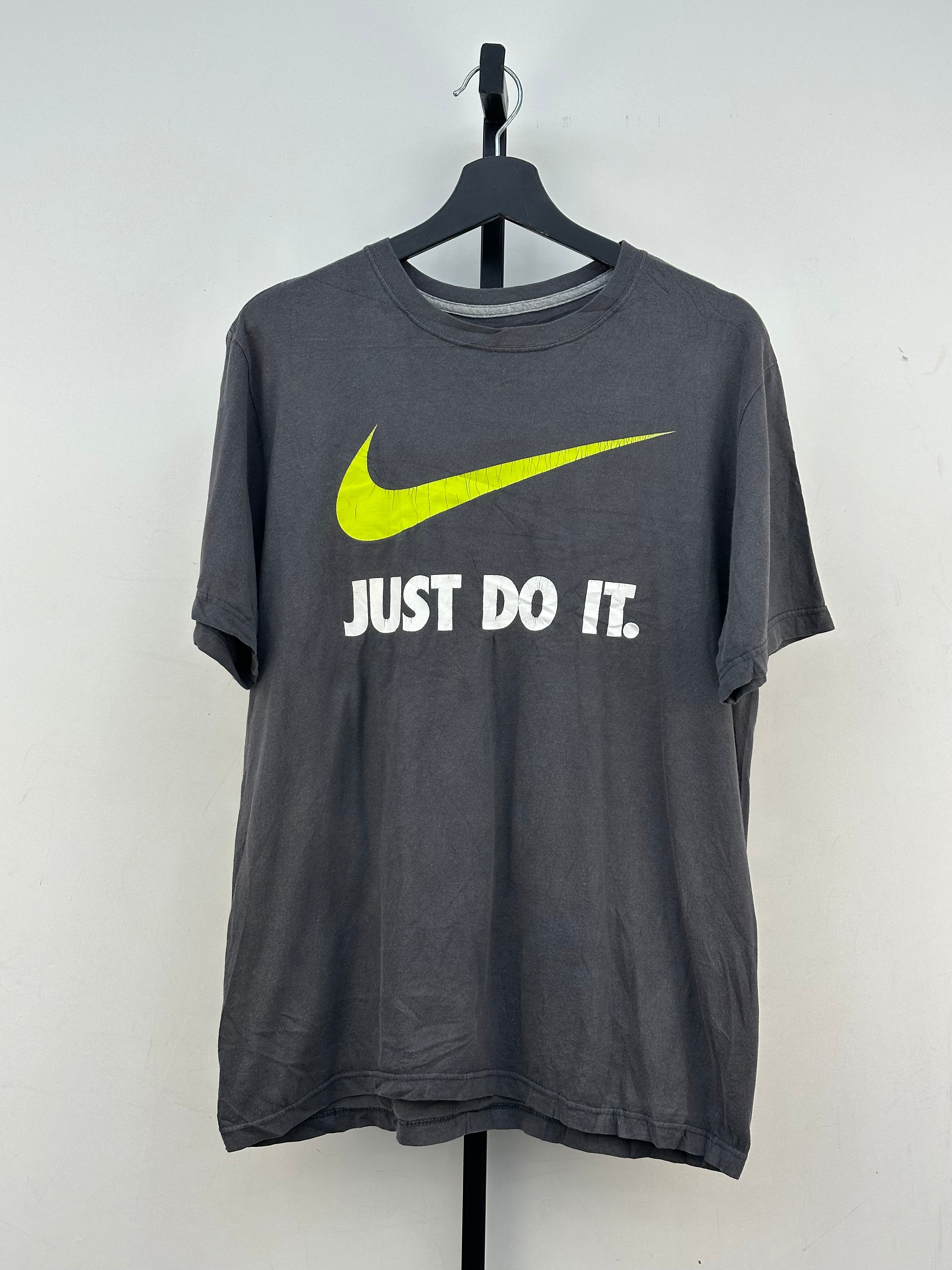 T-SHIRT NIKE TAGLIA: L