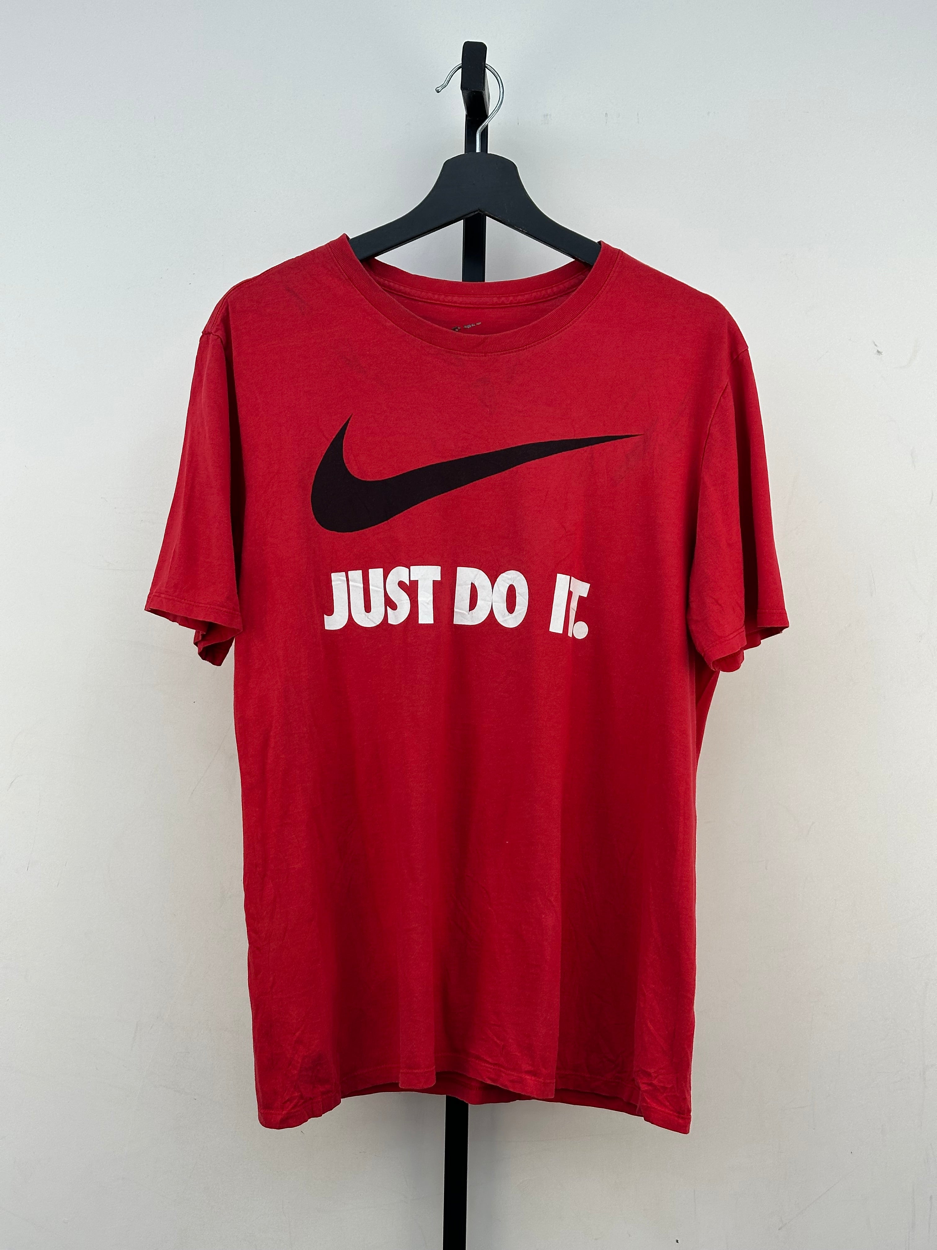 T-SHIRT NIKE TAGLIA: L
