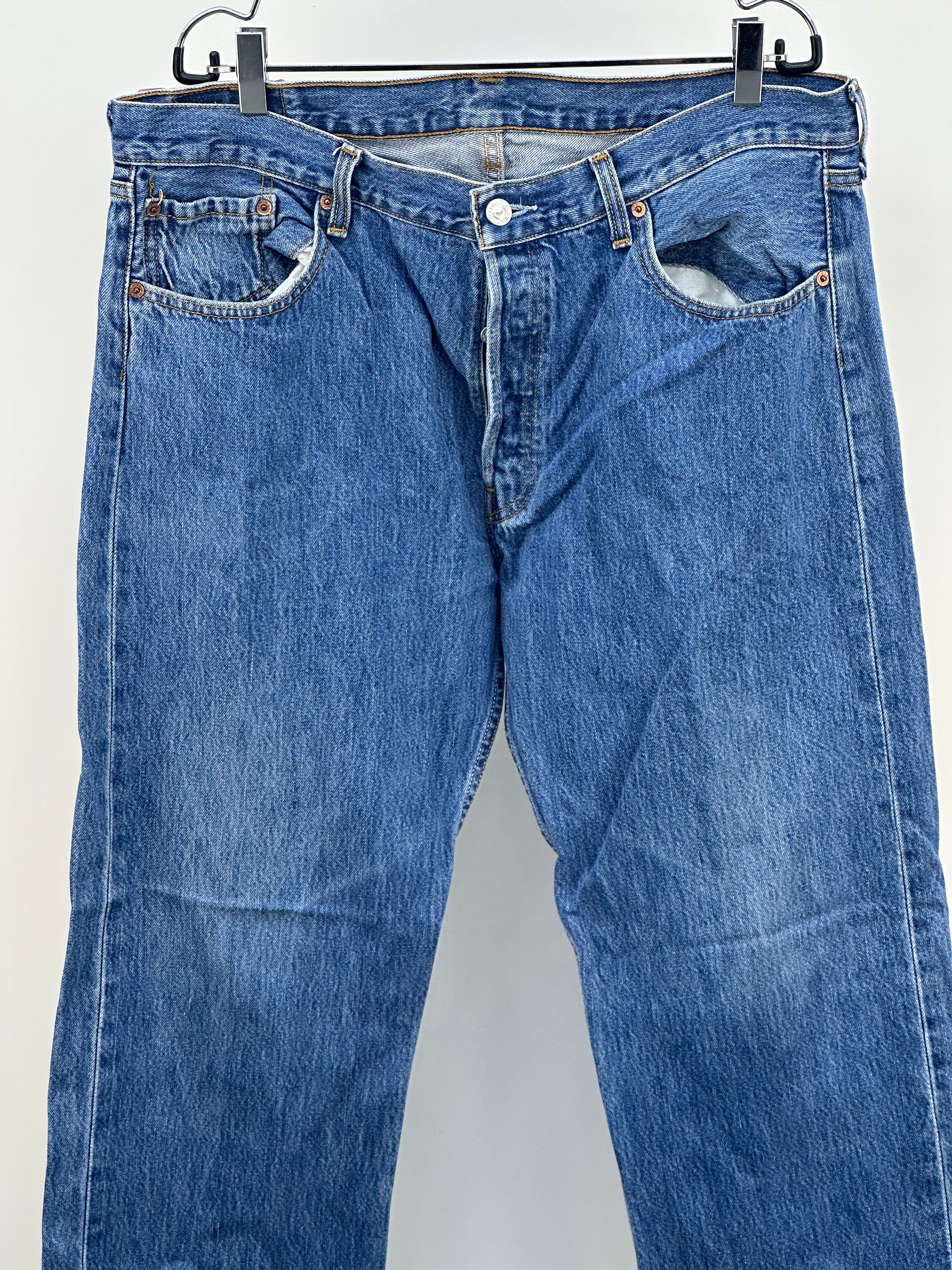 LEVI'S 501 TAGLIA: 52 = W38 L 32
