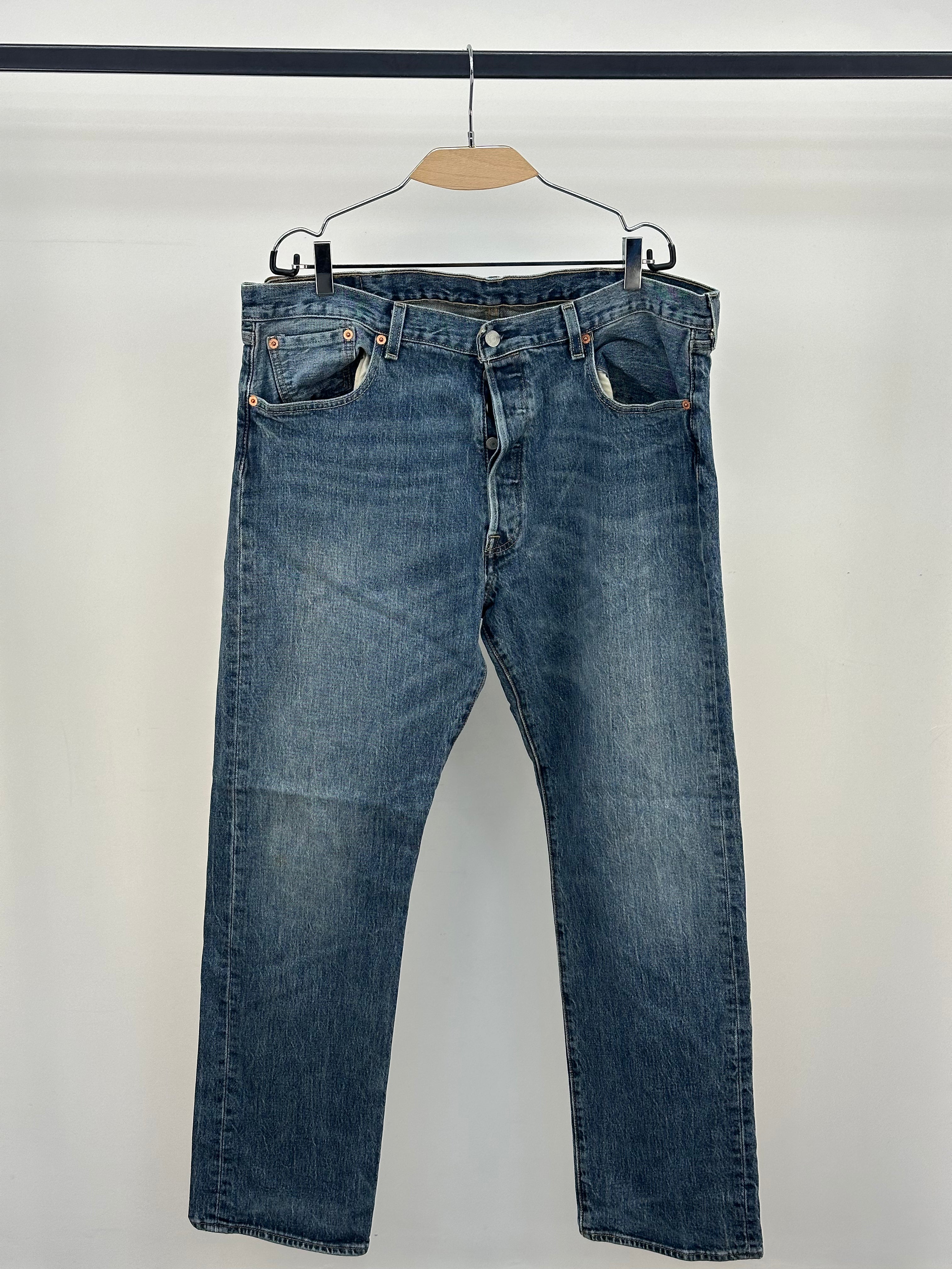 LEVI'S 501 TAGLIA: 52 = W38 L 32