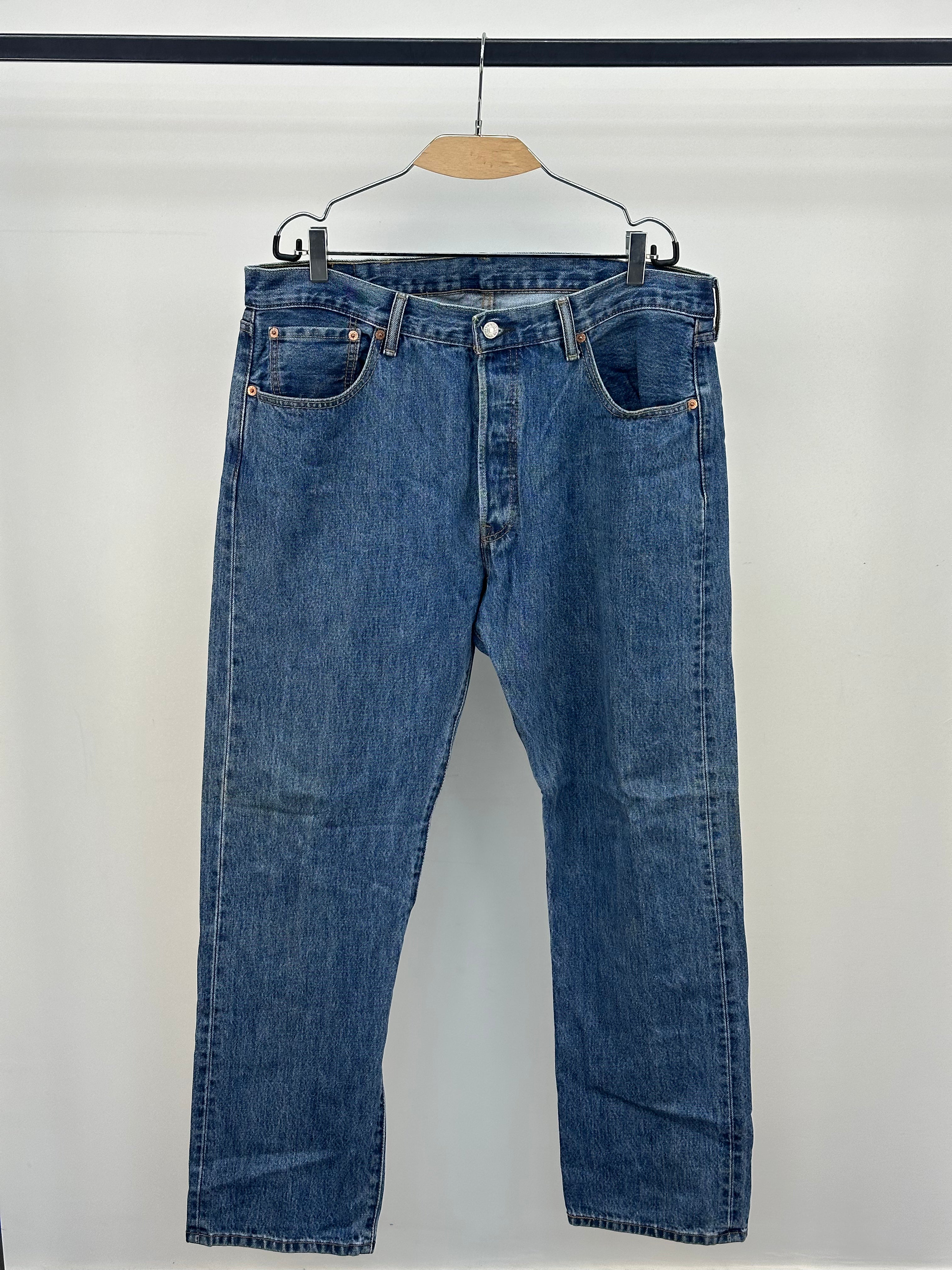 LEVI'S 501 TAGLIA: 52 = W38 L 32