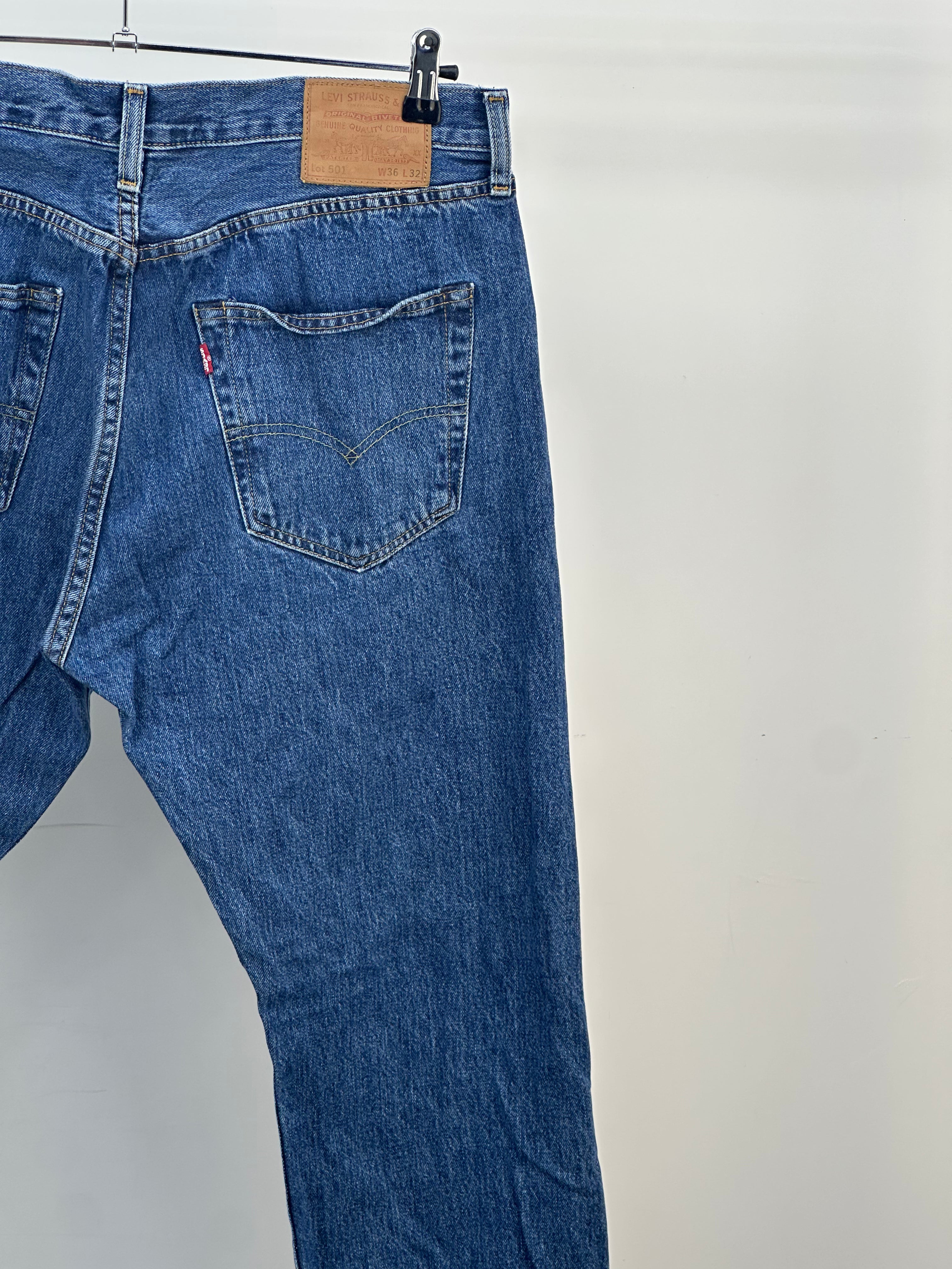 LEVI'S 501 TAGLIA: 50 ITA = W36 L32