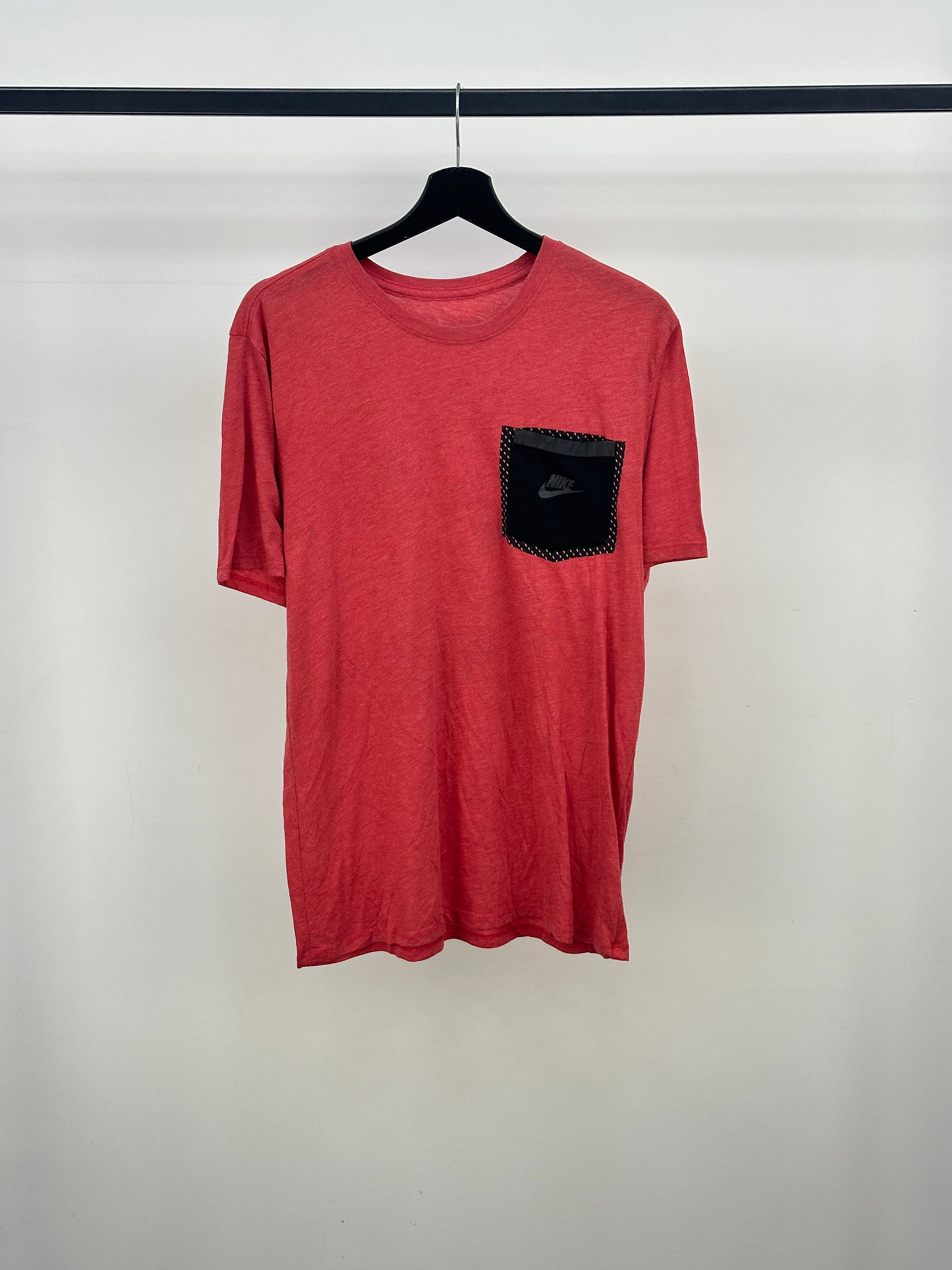 T-SHIRT NIKE TAGLIA : M