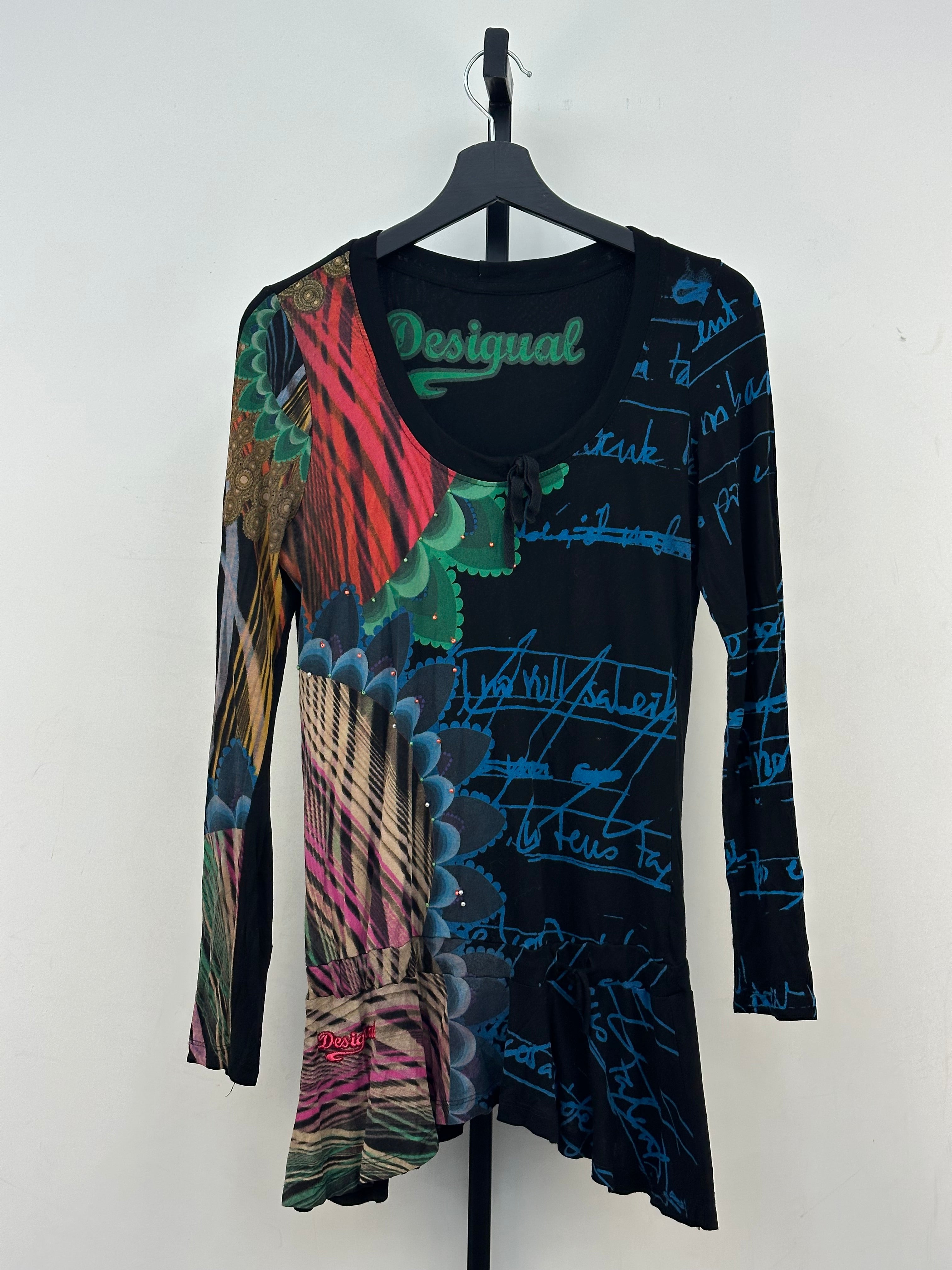 T-SHIRT DESIGUAL TAGLIA: M