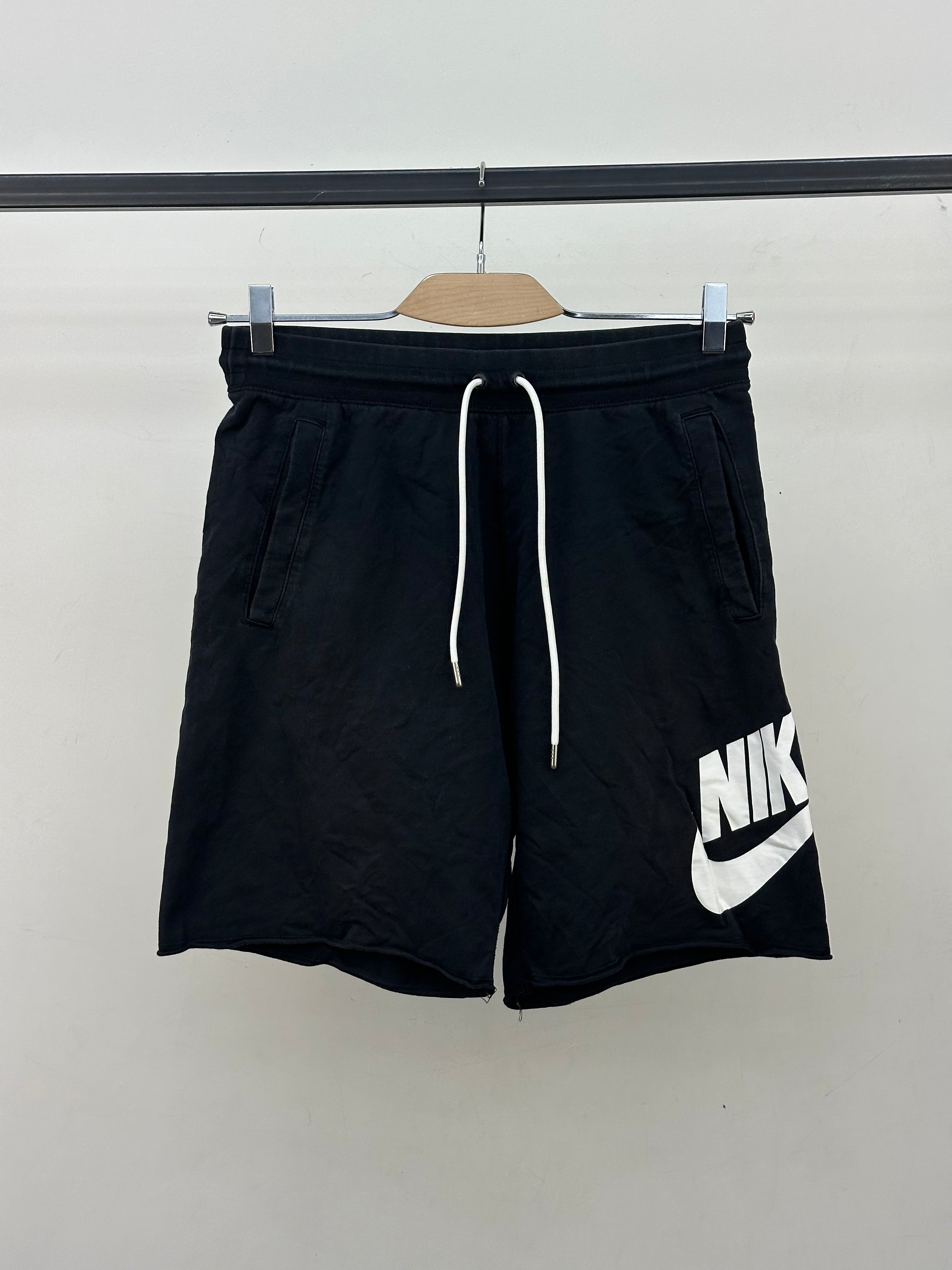 NIKE SHORT TAGLIA: L