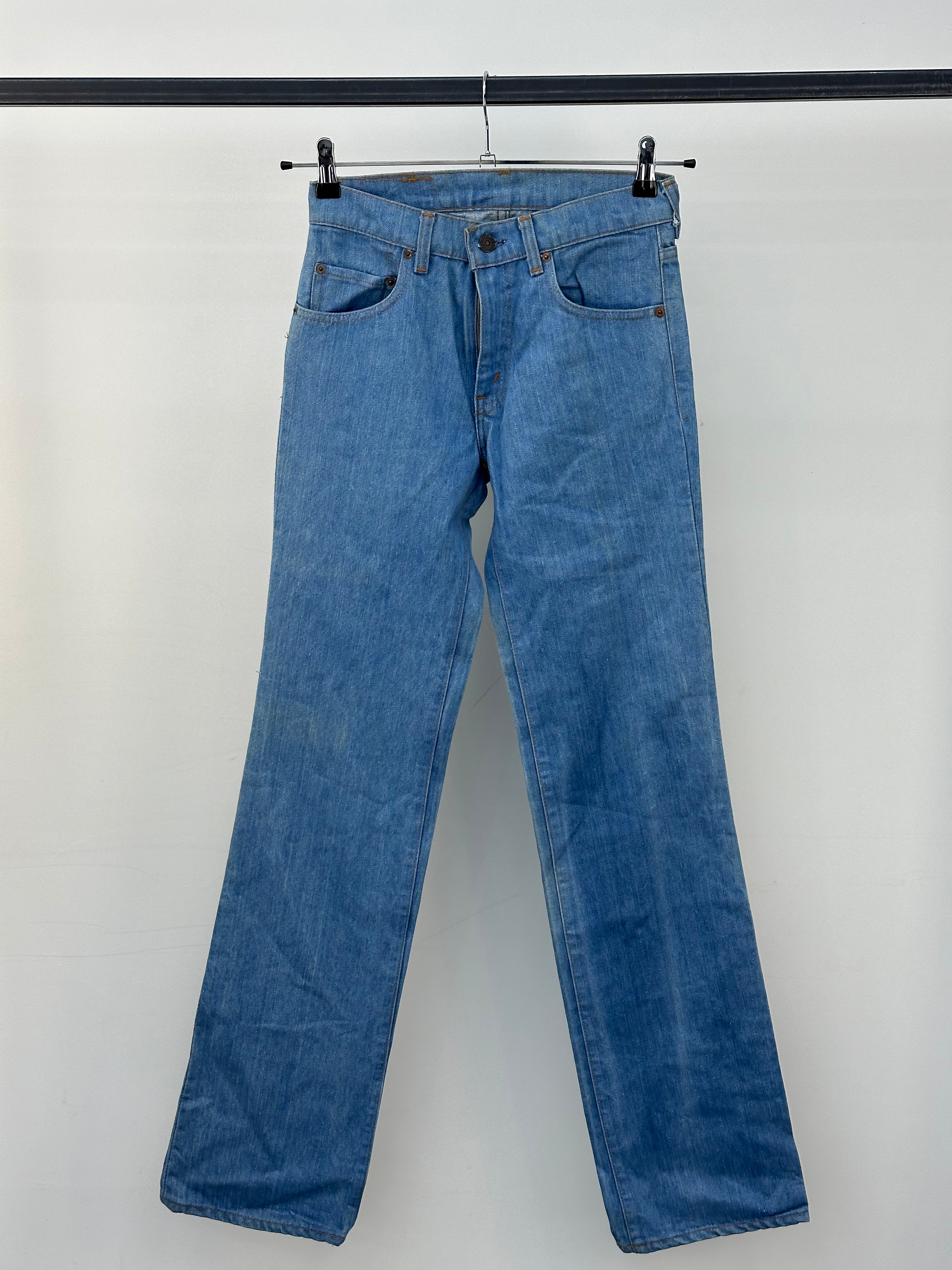 LEVI'S ZAMPA TAGLIA: 42 ITA = W28 L36