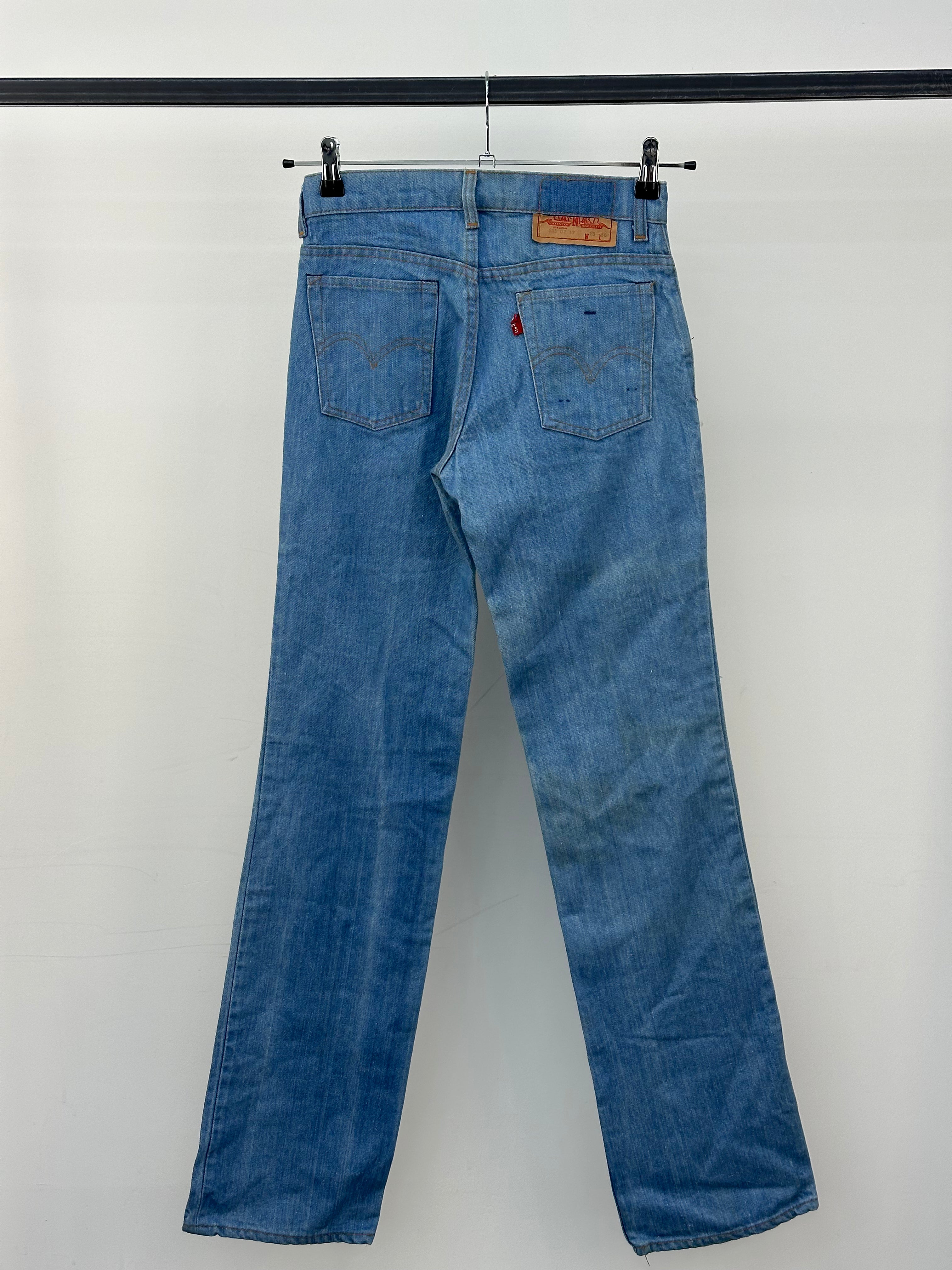 LEVI'S ZAMPA TAGLIA: 42 ITA = W28 L36