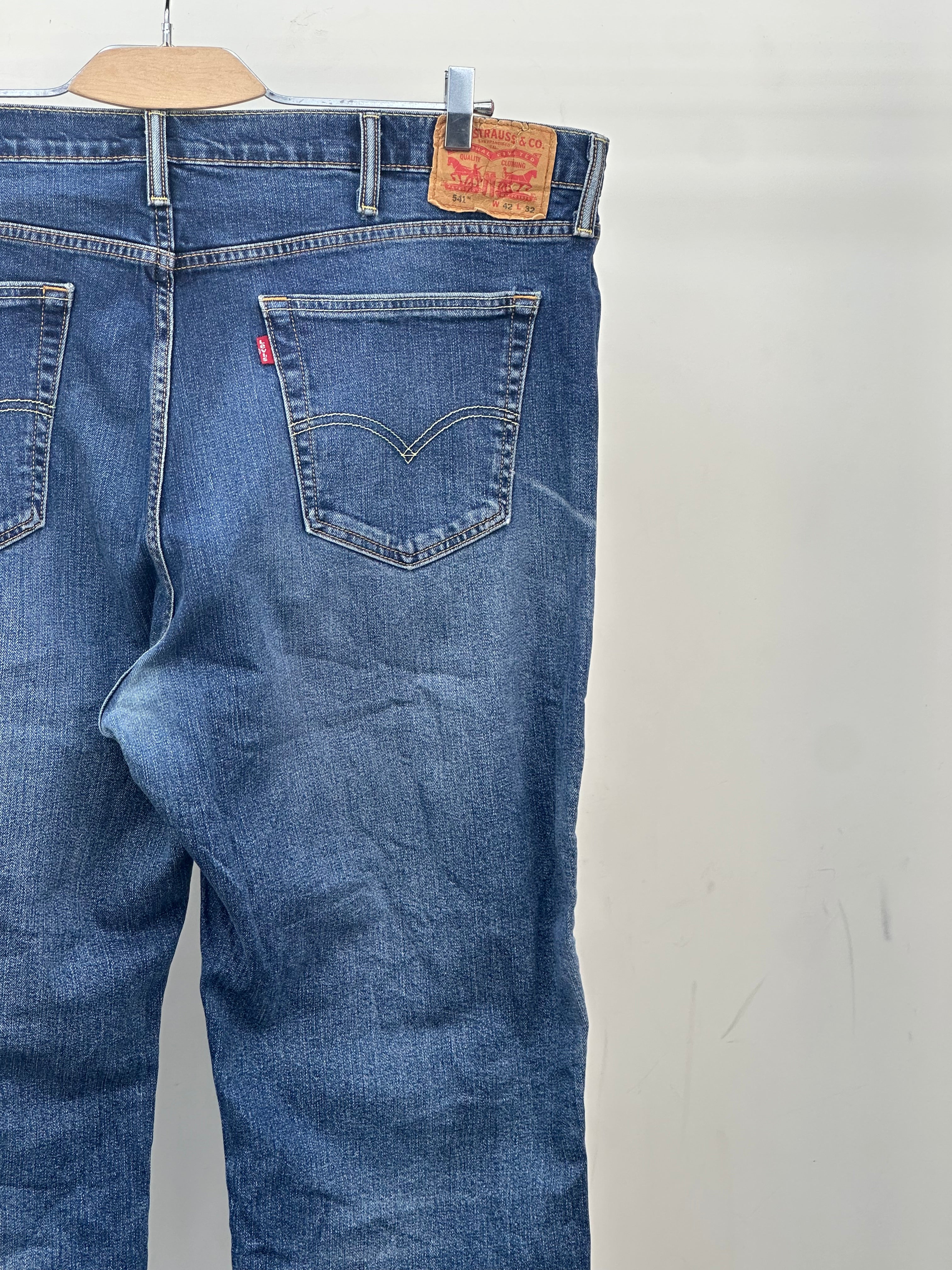 LEVI'S 541 STANDARD FIT TAGLIA: 54 ITA = W42 L32