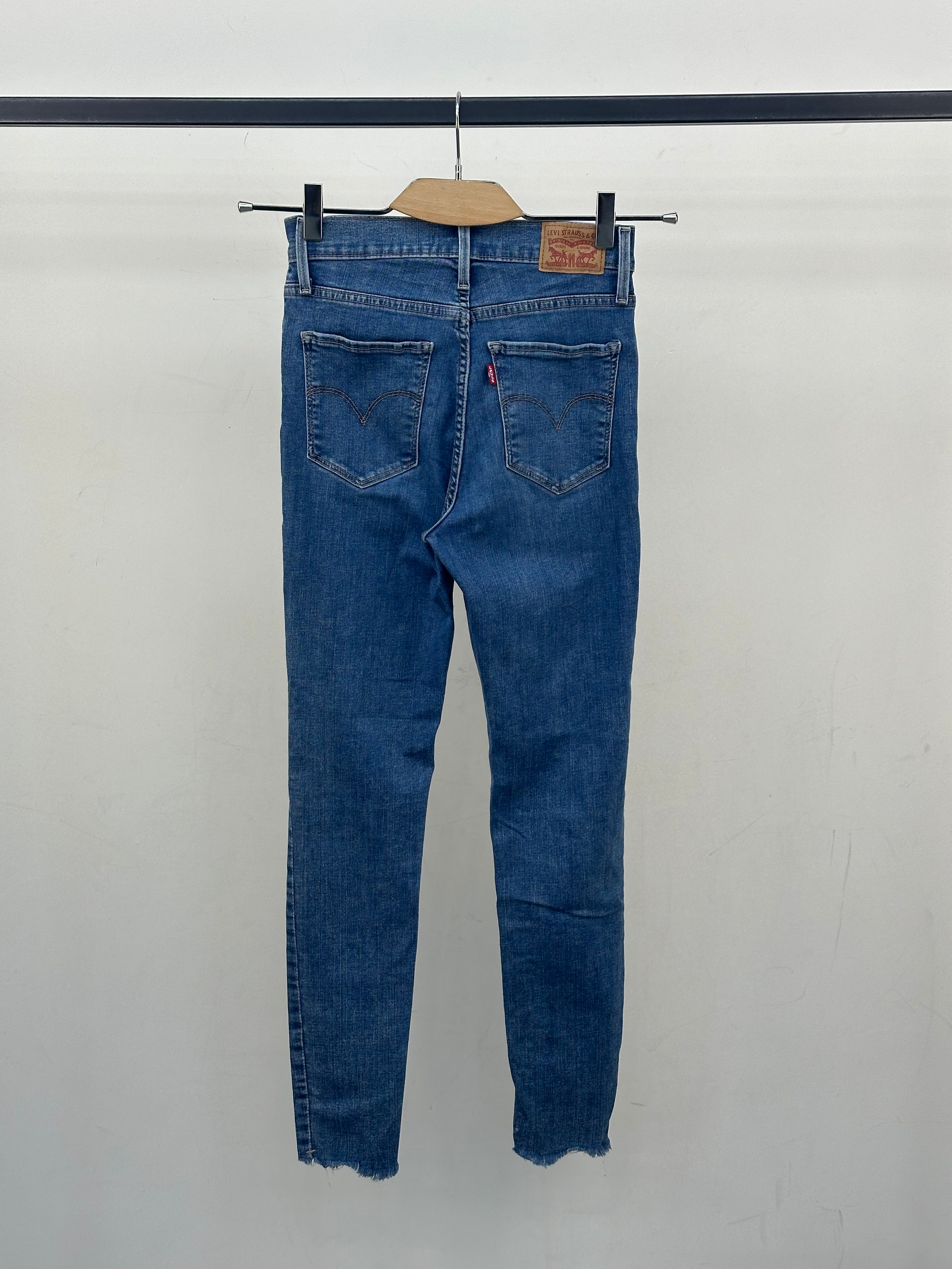 LEVI'S 720 HIGH RISE SUPER SKINNY TAGLIA: 40 ITA = W26 L28