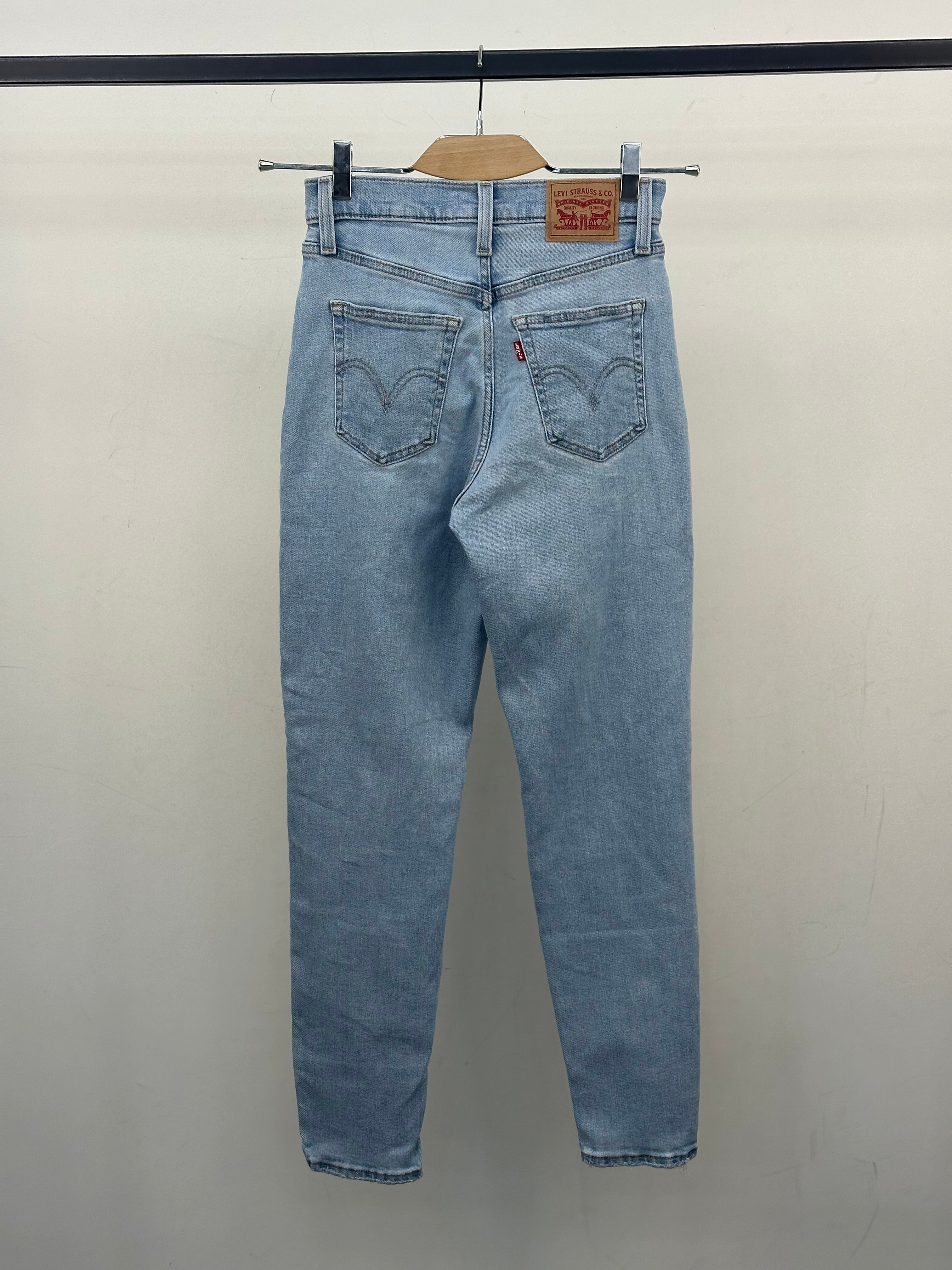 LEVI'S HIGH WAISTED MOM JEAN TAGLIA: 39 ITA = W25 L29