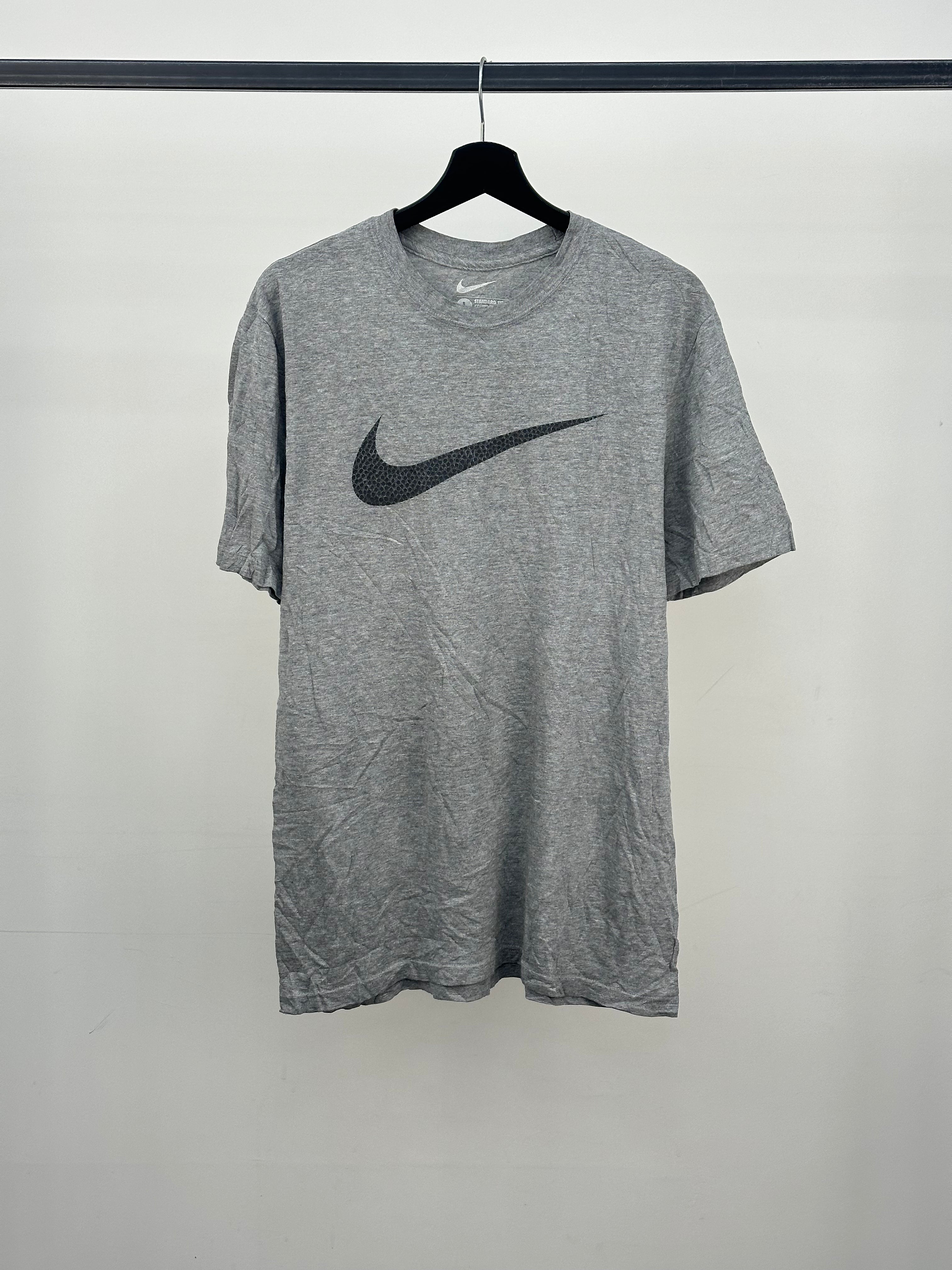 T-SHIRT NIKE TAGLIA: L