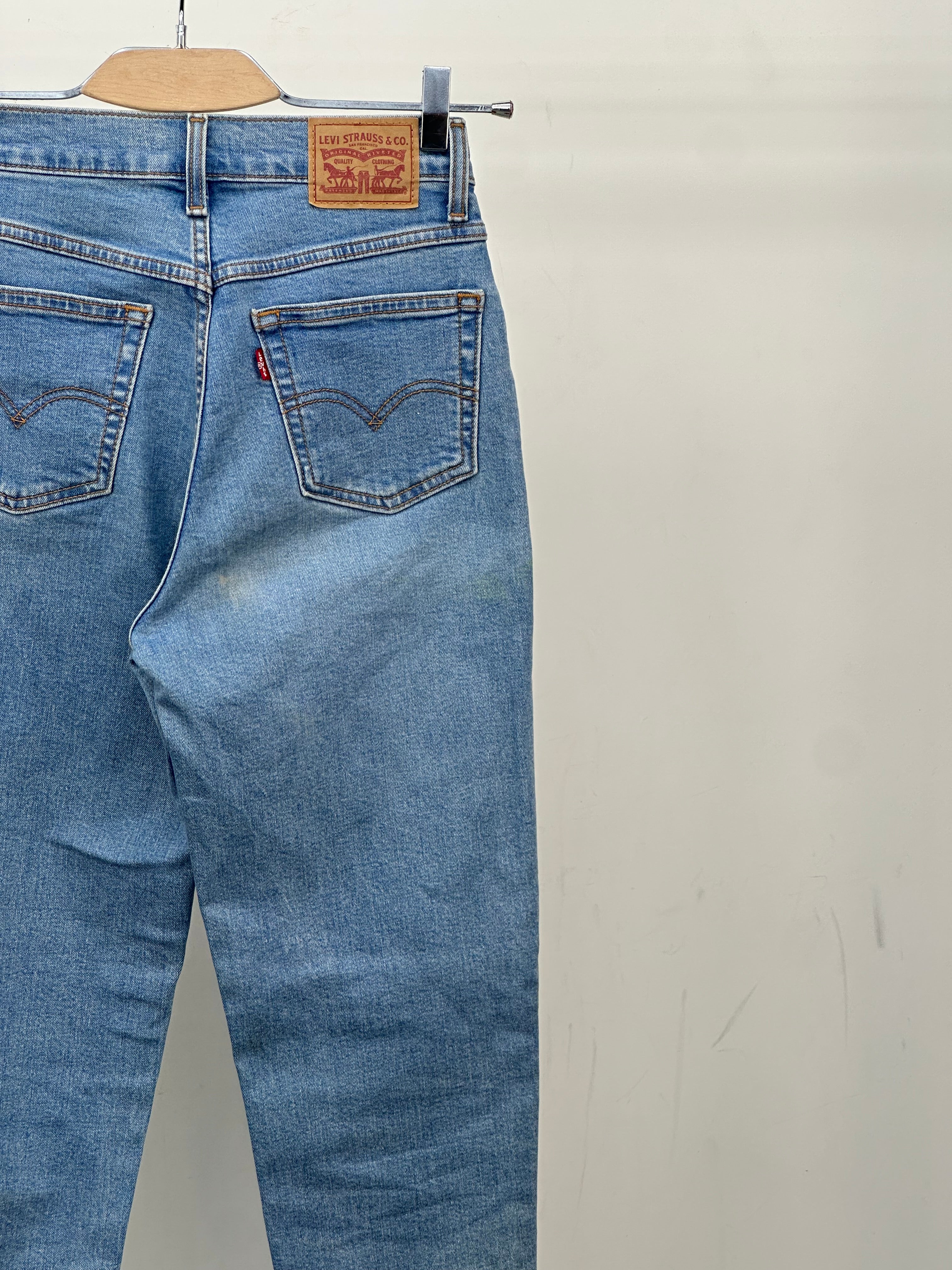 LEVI'S MOM JEAN FIT TAGLIA: 39 ITA = W25