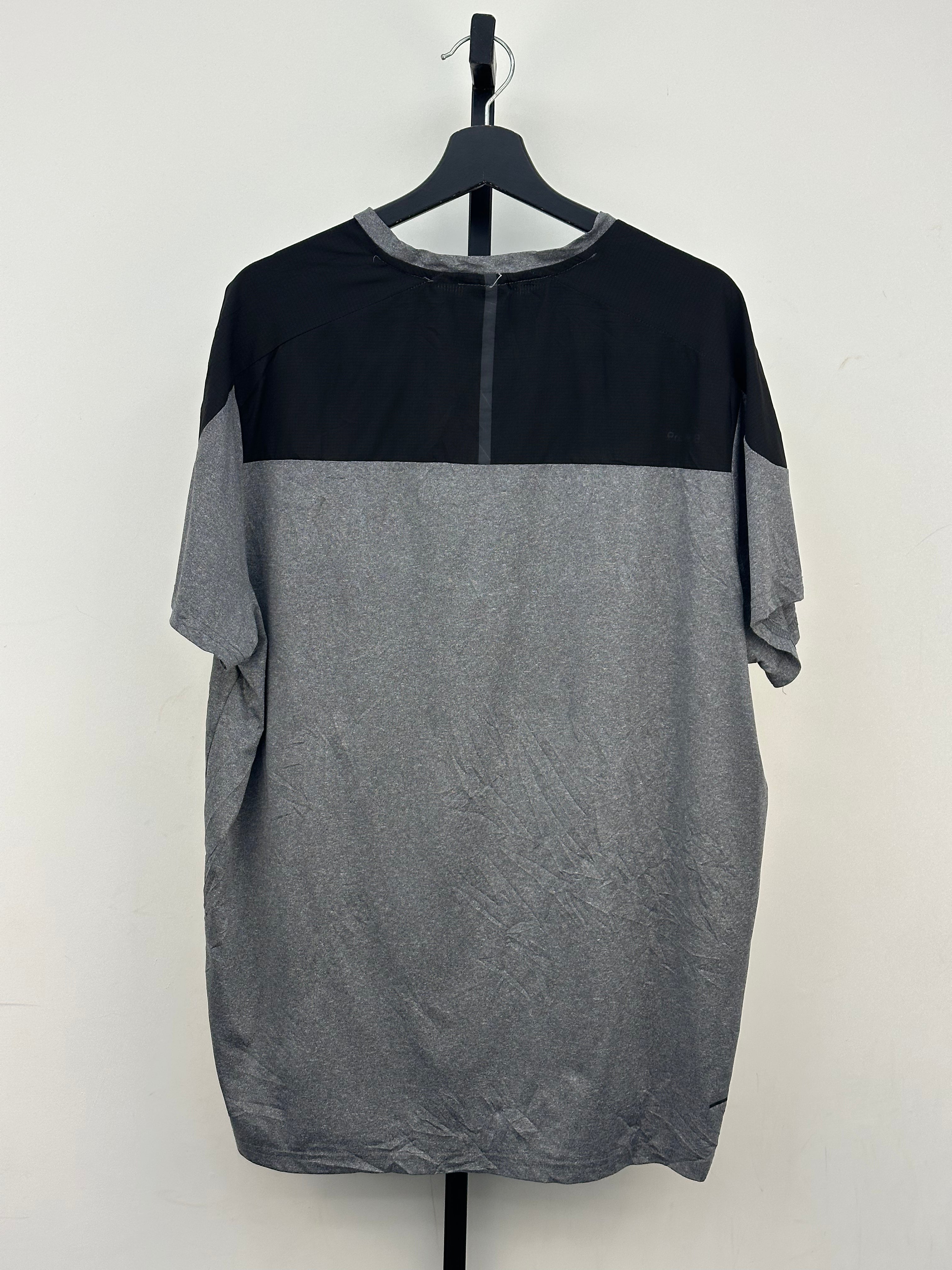 THE NORTH FACE SWEATSHIRT