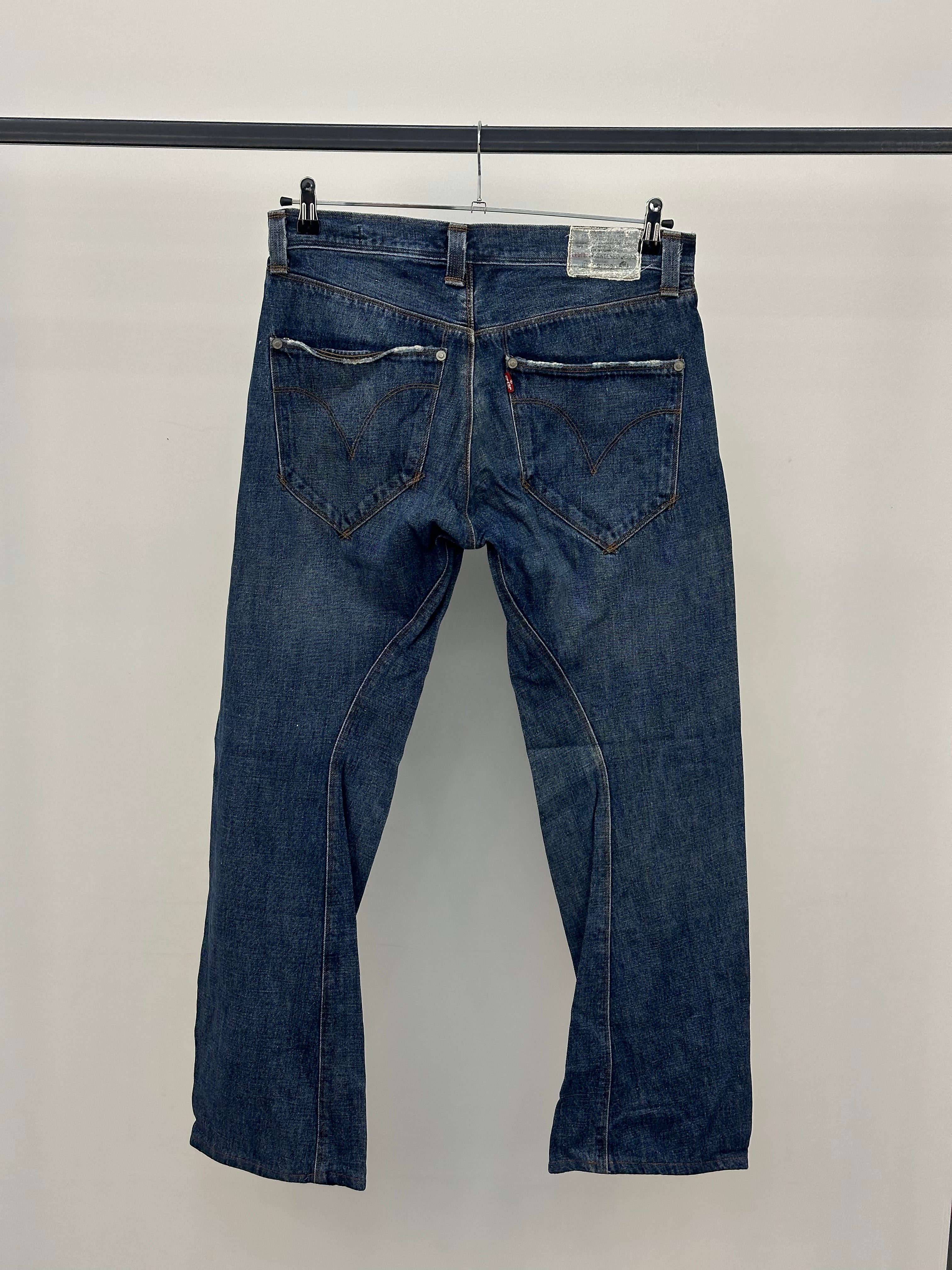 LEVI'S ENGINEERED : 48 ITA = W34 L32