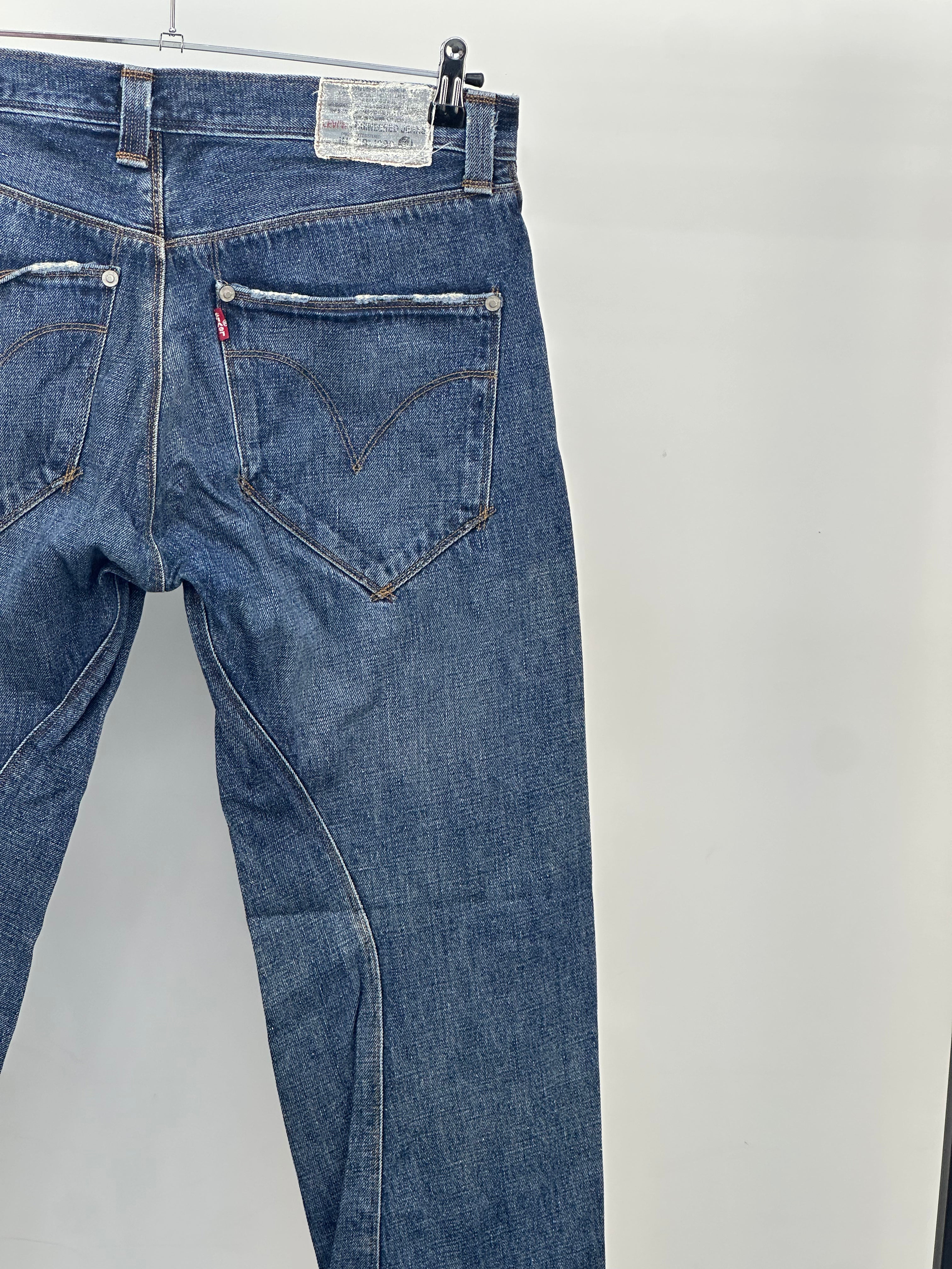 LEVI'S ENGINEERED : 48 ITA = W34 L32